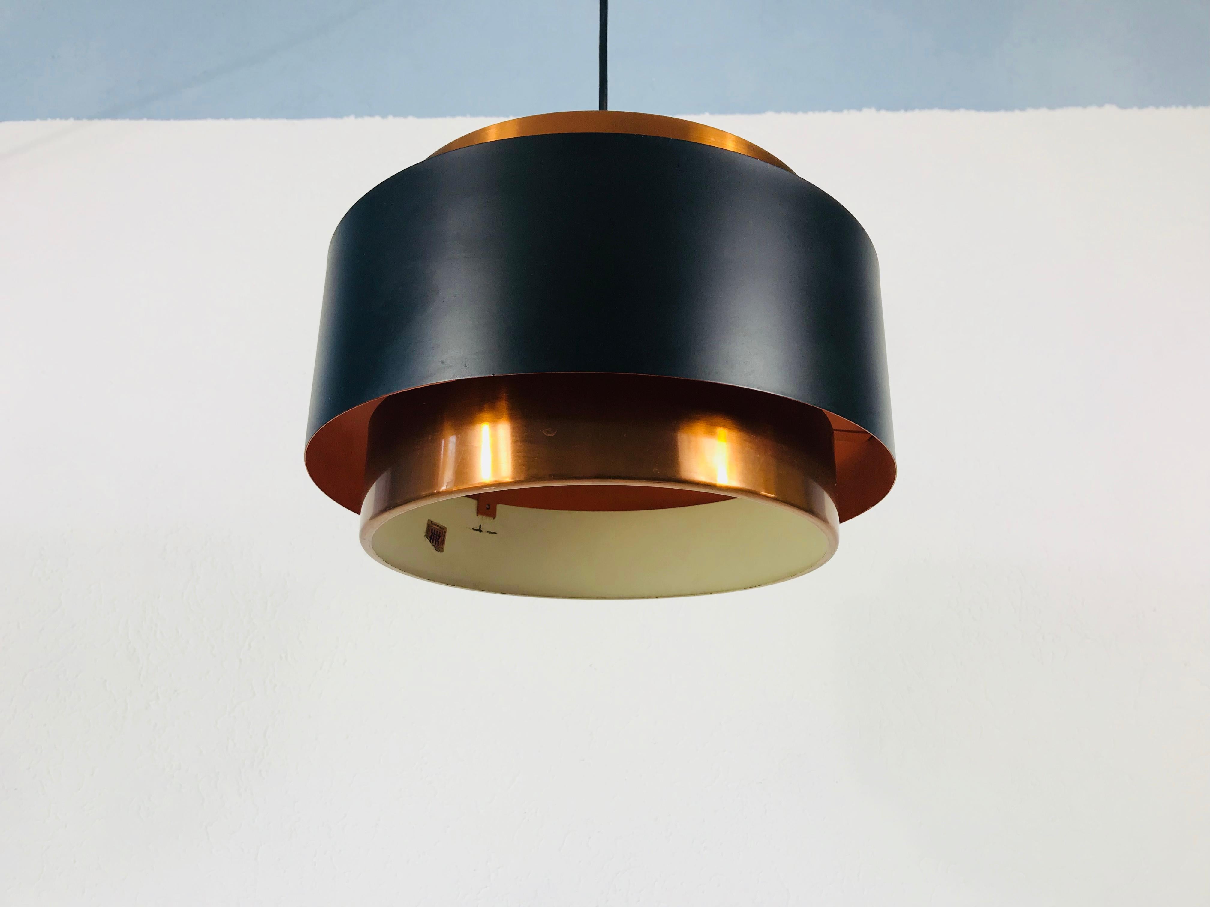 Milieu du XXe siècle Lampe à suspension Saturne en cuivre et noir de Jo Hammerborg pour Fog & Mrup, années 1960 en vente
