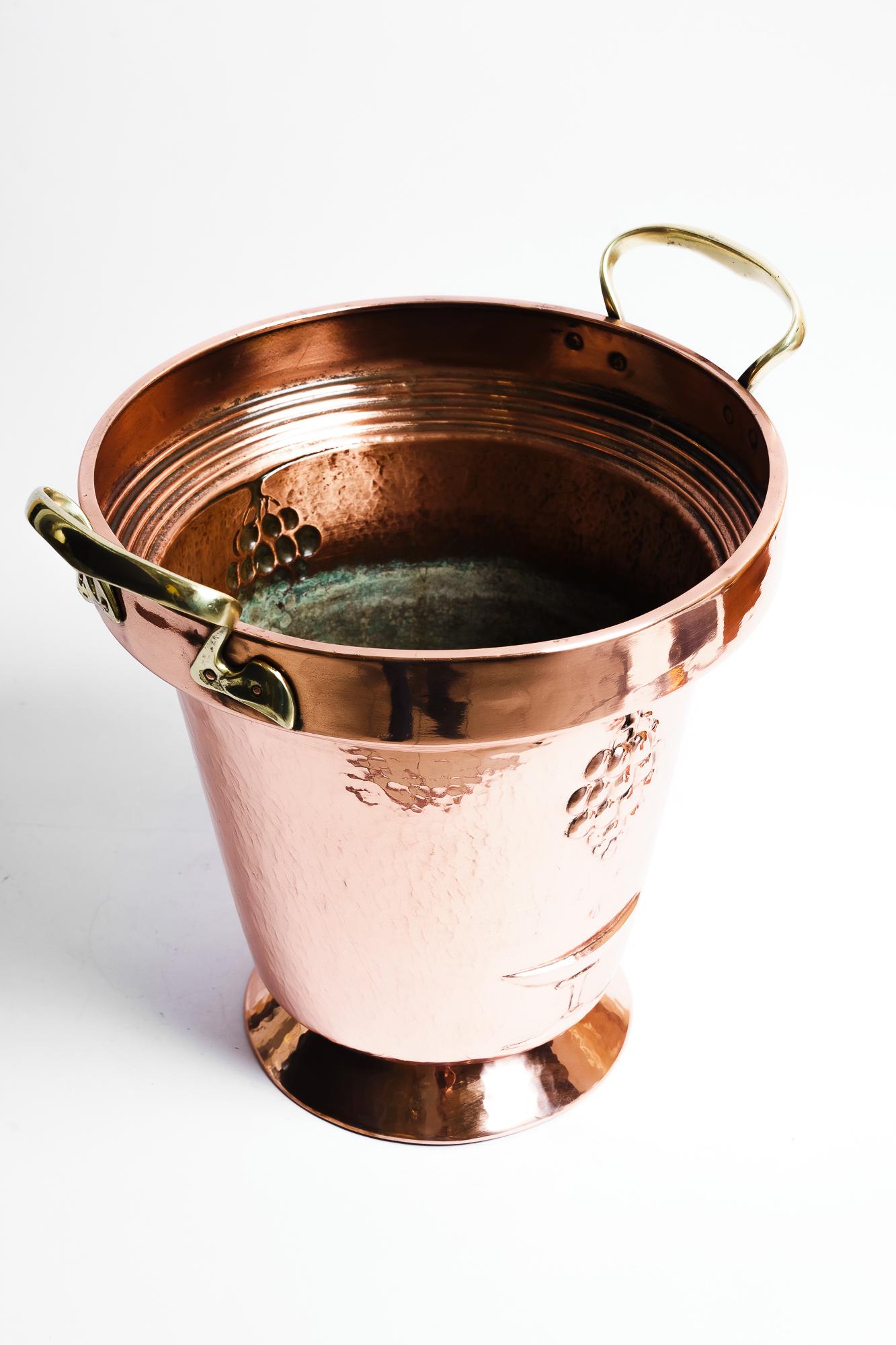 Copper and brass champagne cooler, Vienna, 1930s In Good Condition For Sale In Wien, AT