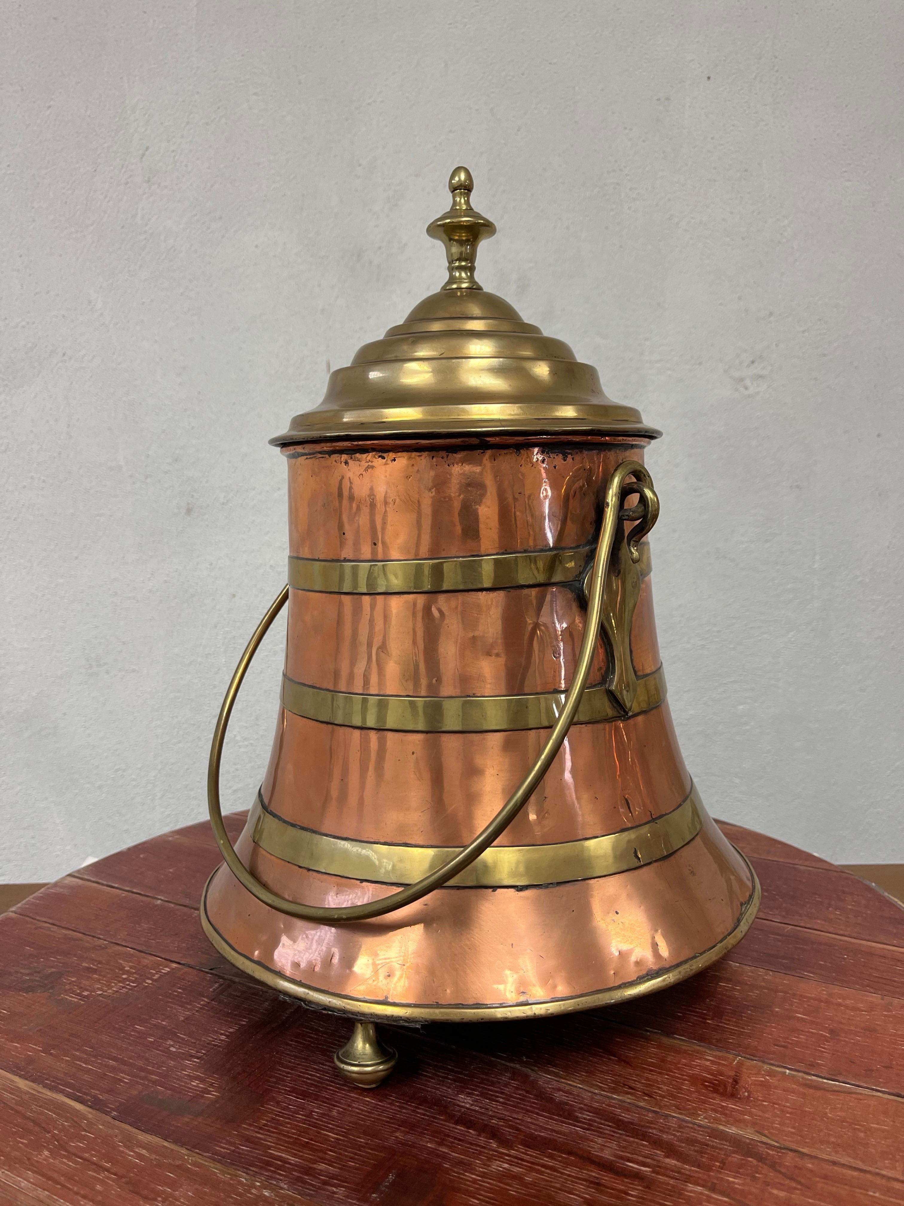 Regency Bouilloire en cuivre et laiton Purdonium en vente