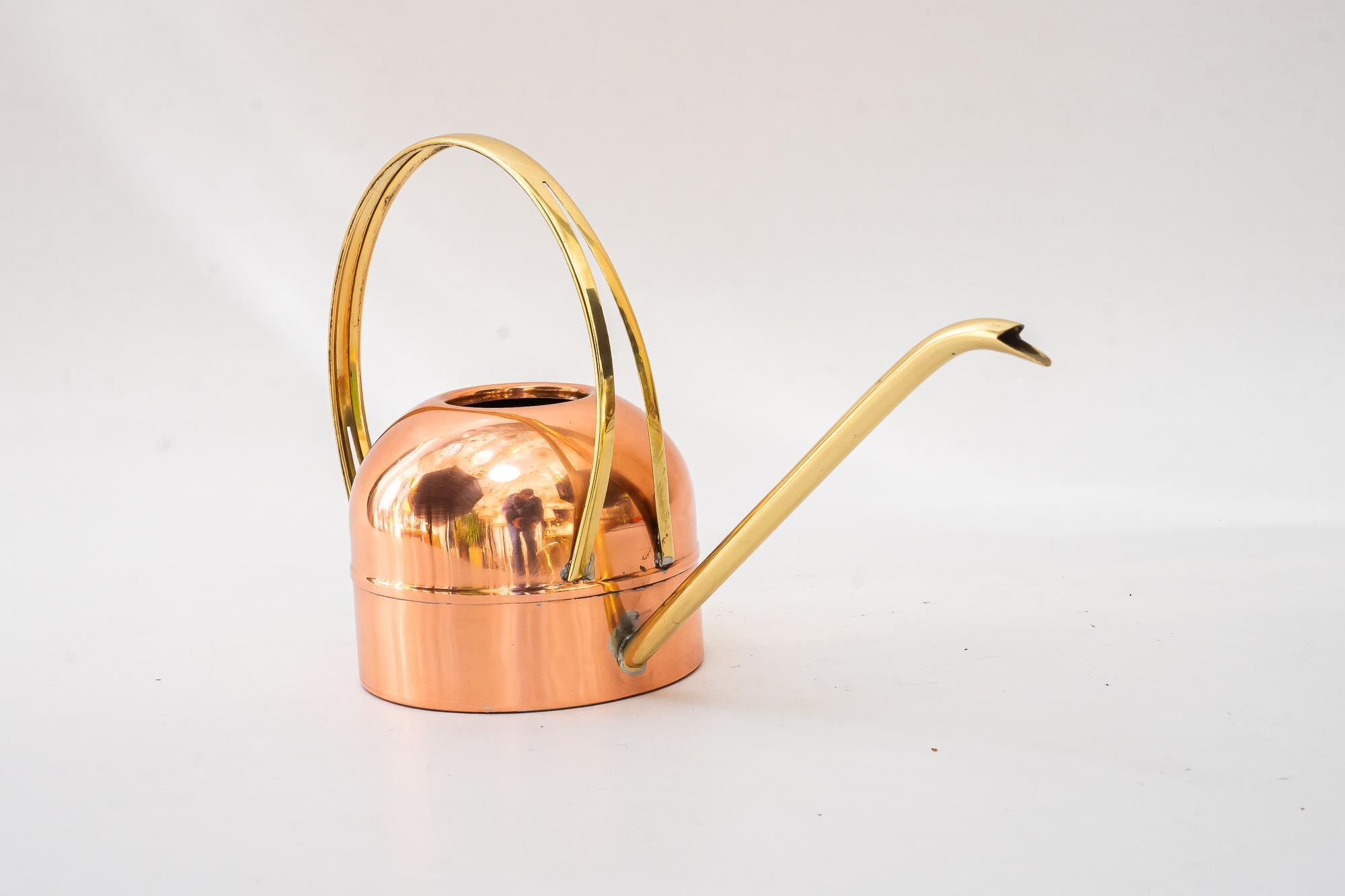 Autrichien Arrosoir combiné en cuivre et laiton, Vienne, vers 1950 en vente