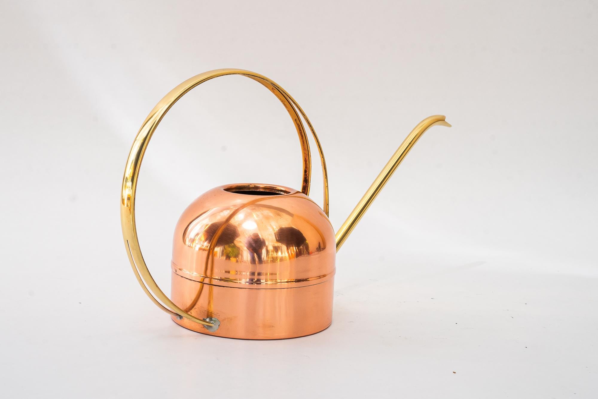 Laqué Arrosoir combiné en cuivre et laiton, Vienne, vers 1950 en vente