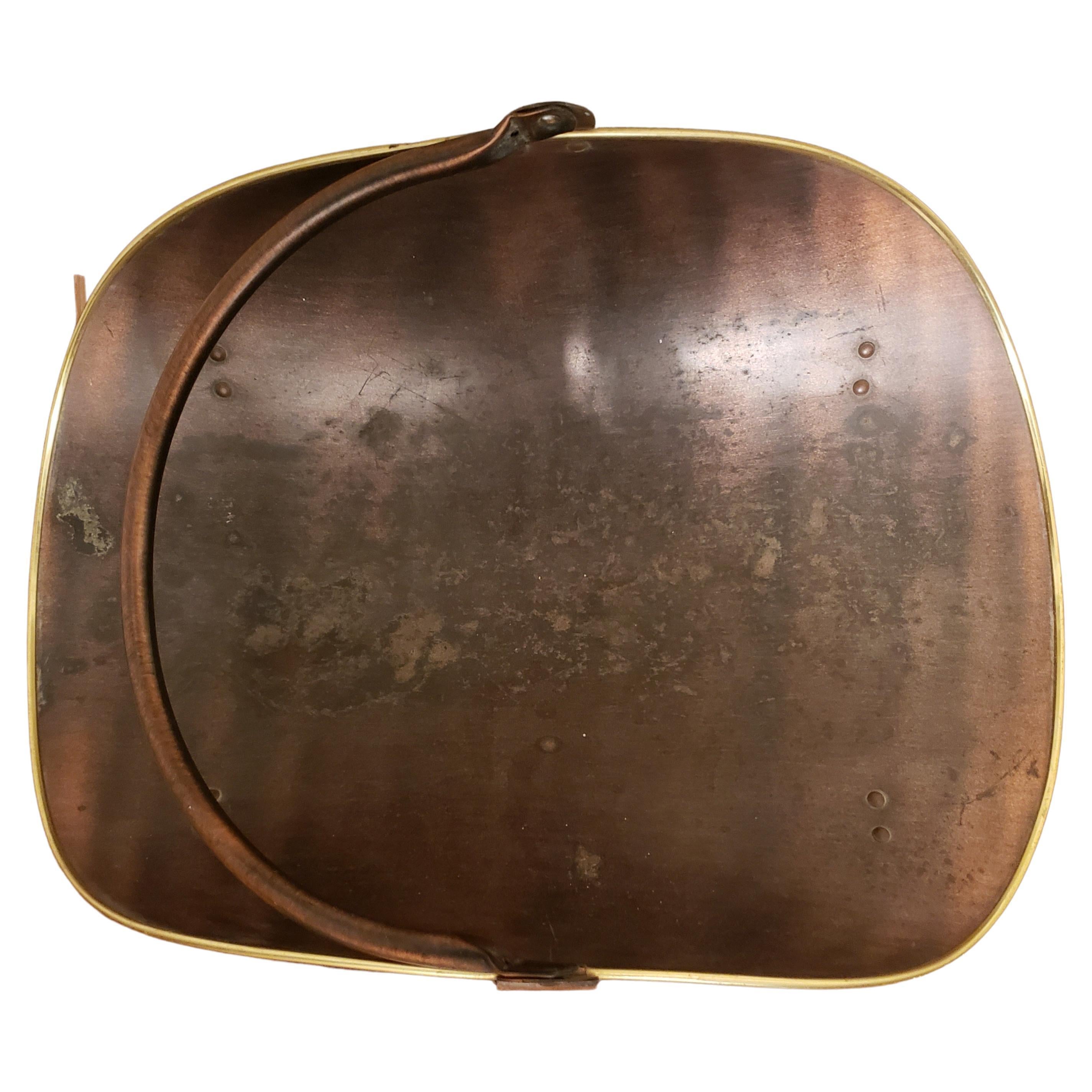 Beautiful vintage copper fireplace log basket/holder.
Measures 20