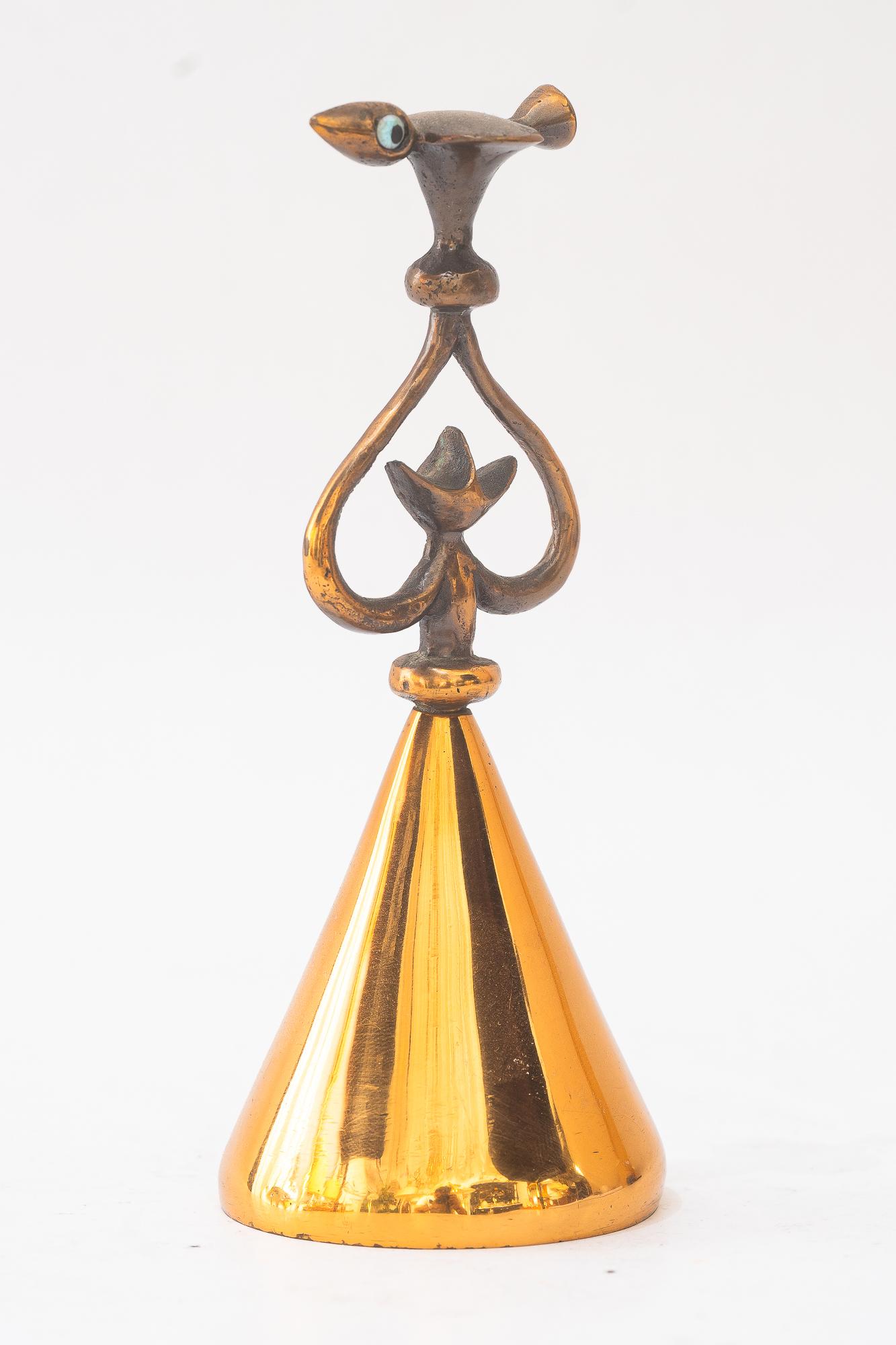 Kupfer und Messing Hand Dinner Bell Wien um 1960er Jahre (Moderne der Mitte des Jahrhunderts) im Angebot