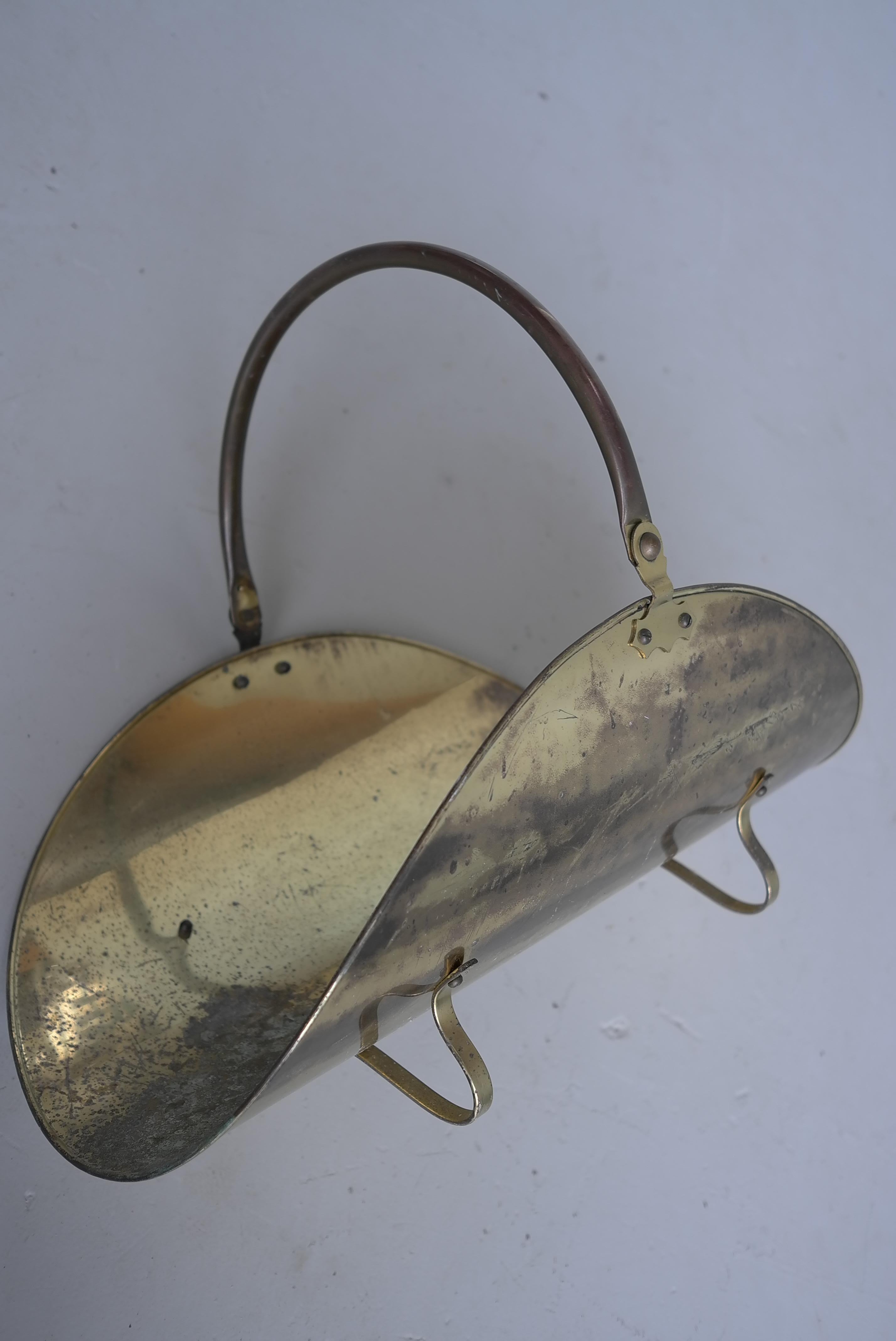 Porte-bûches en cuivre et laiton , France 1950's 5