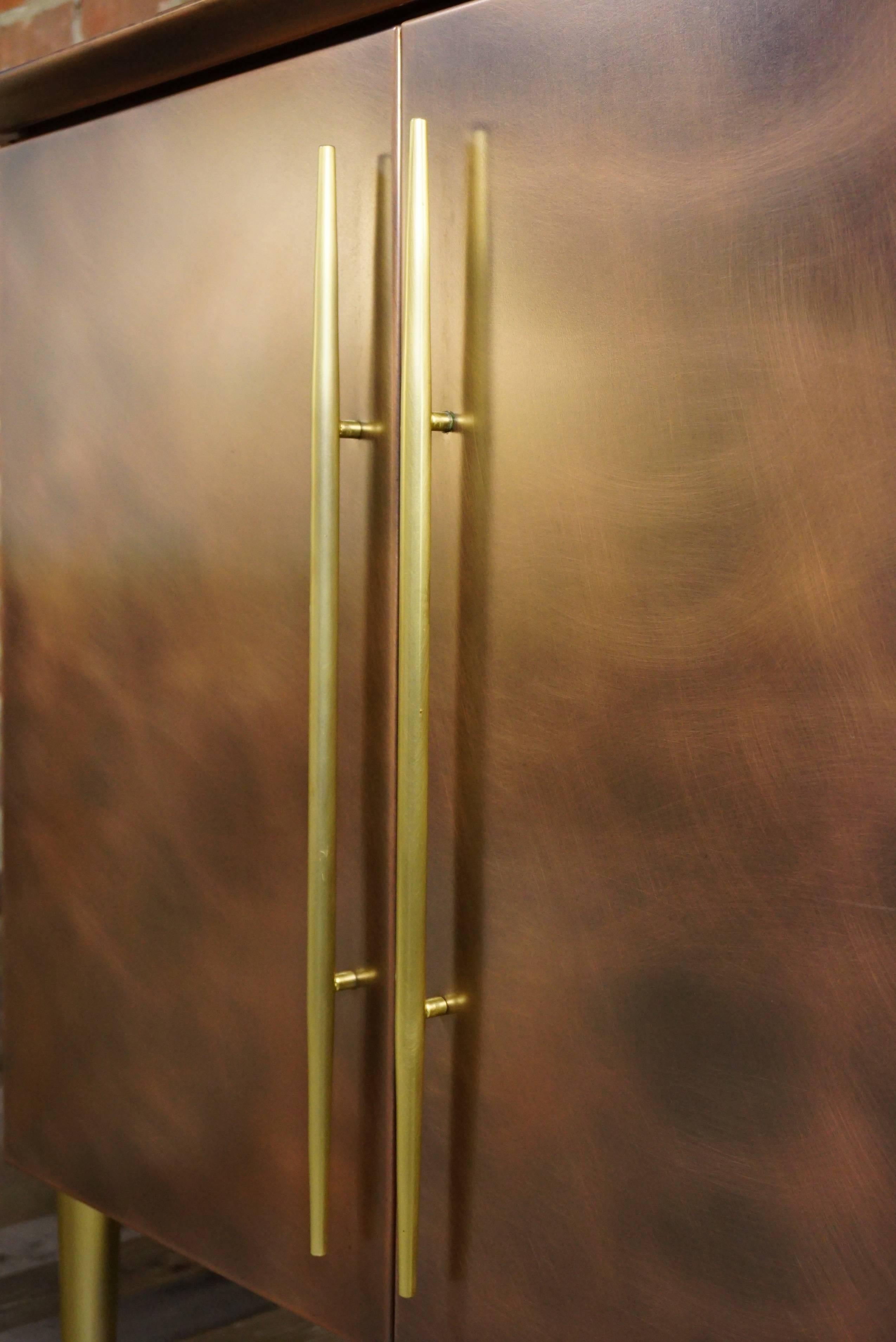 Hollywood Regency Copper and Brass Metal Dutch Design Hanging Bar Cabinet by Belgo Chrome