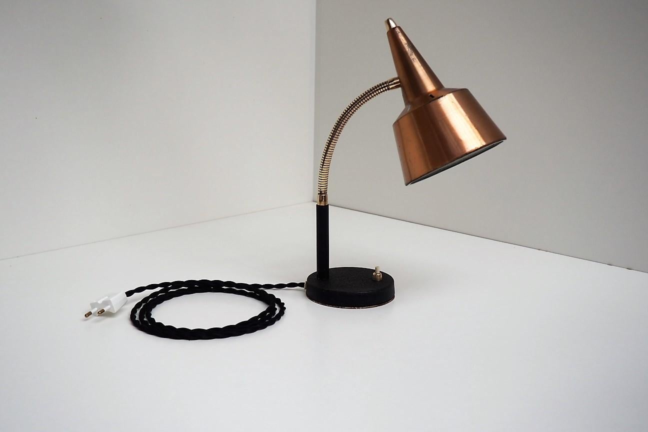 Copper and Brass Table Lamp in the Style of Lyfa, Modern Design from the 1950s For Sale 5