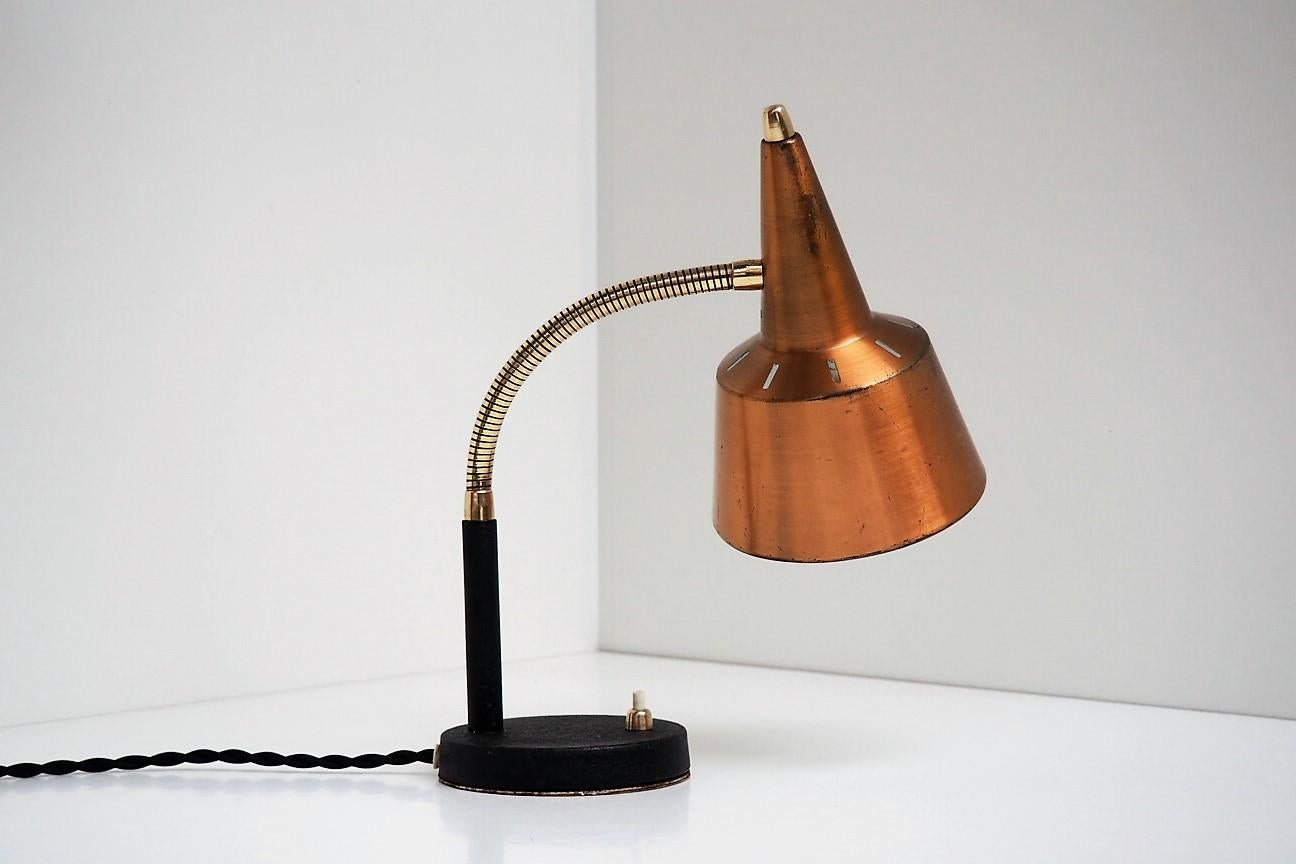 Mid-Century Modern Copper and Brass Table Lamp in the Style of Lyfa, Modern Design from the 1950s For Sale