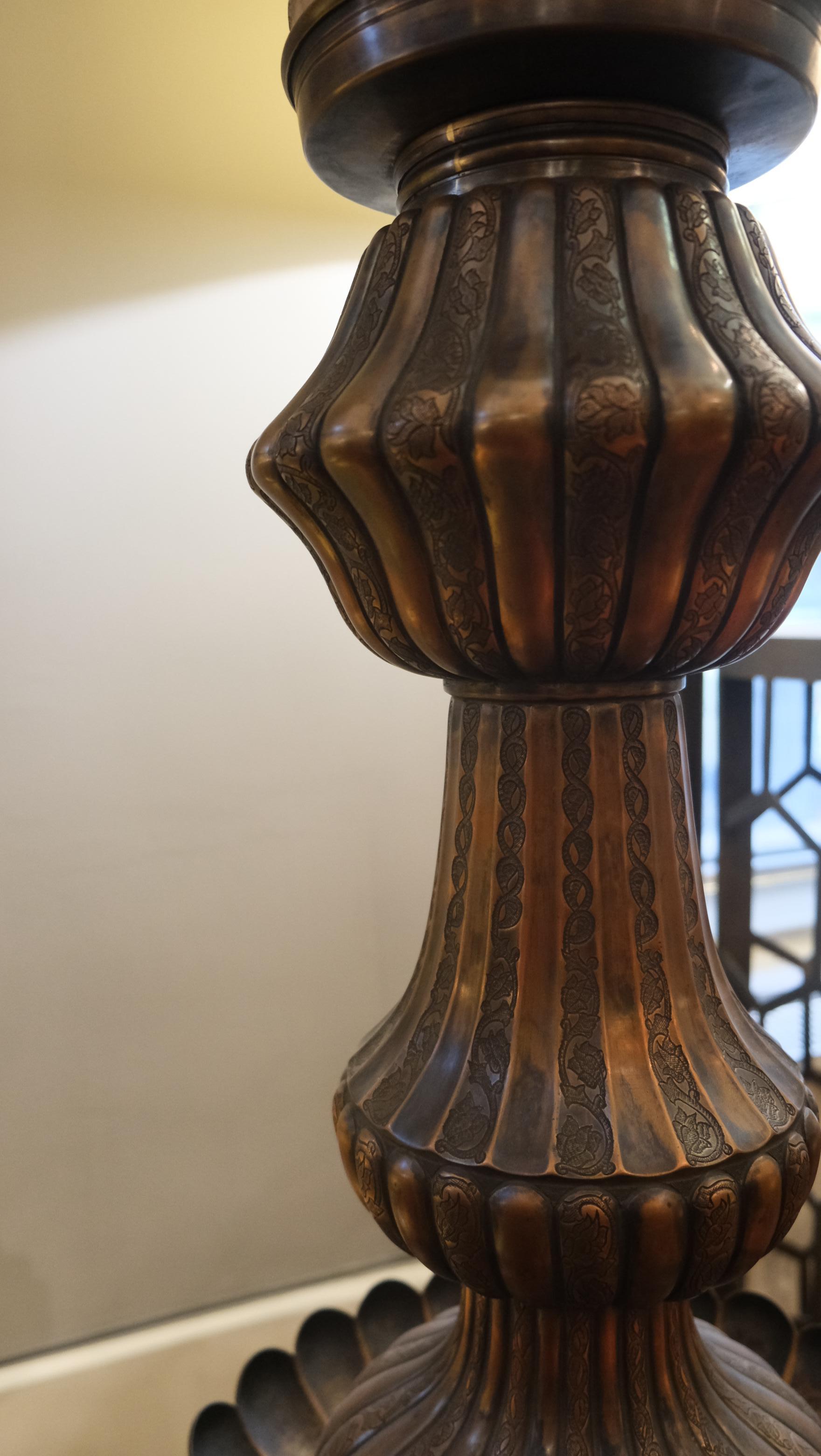 traditioneller handgefertigter Kerzenhalter aus Kupfer und Messing von Palena Furniture im Zustand „Hervorragend“ im Angebot in Istanbul, TR