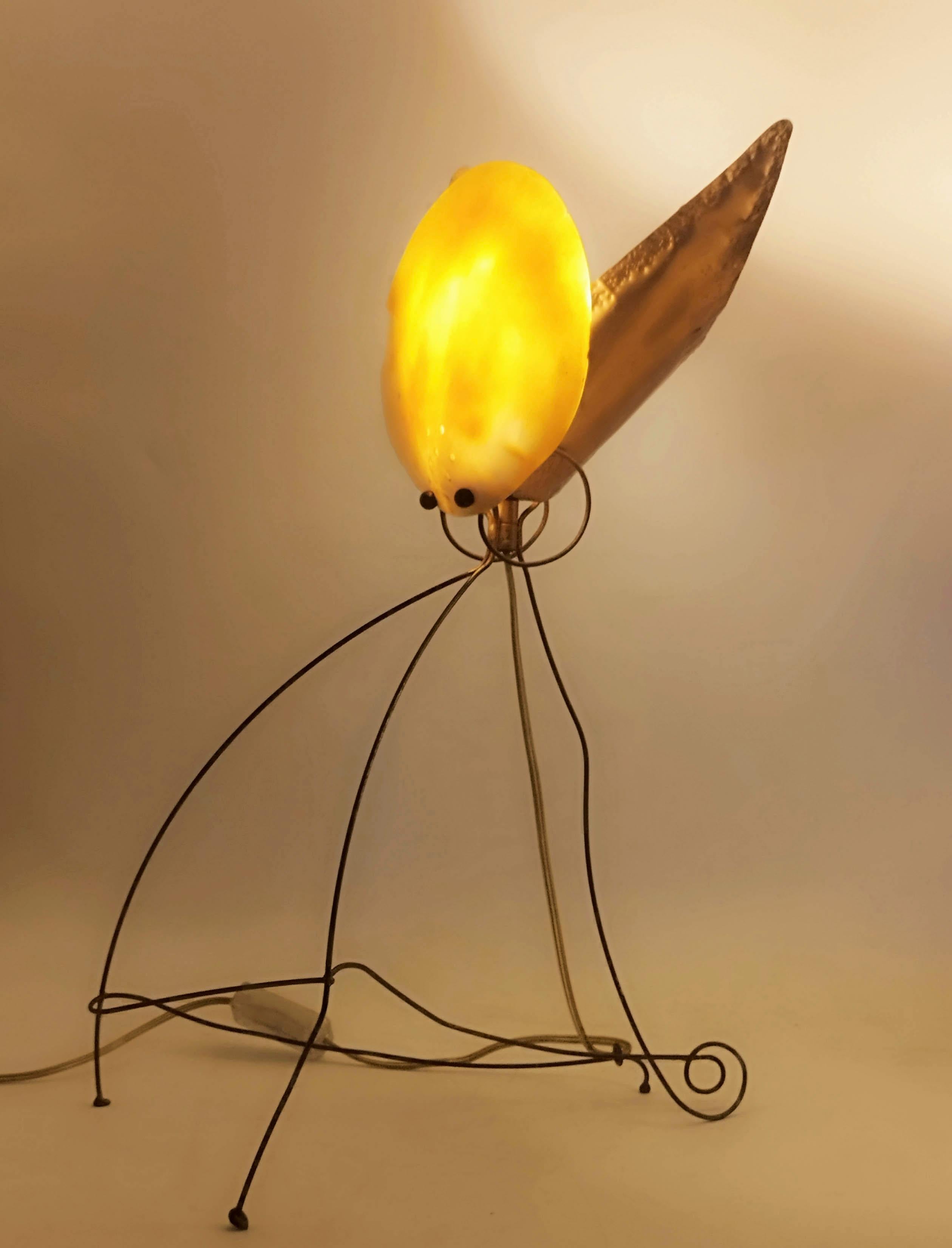 Tischlampe in Blumenform aus Kupfer und Perlmutt, Italien 1970er Jahre (Ende des 20. Jahrhunderts) im Angebot