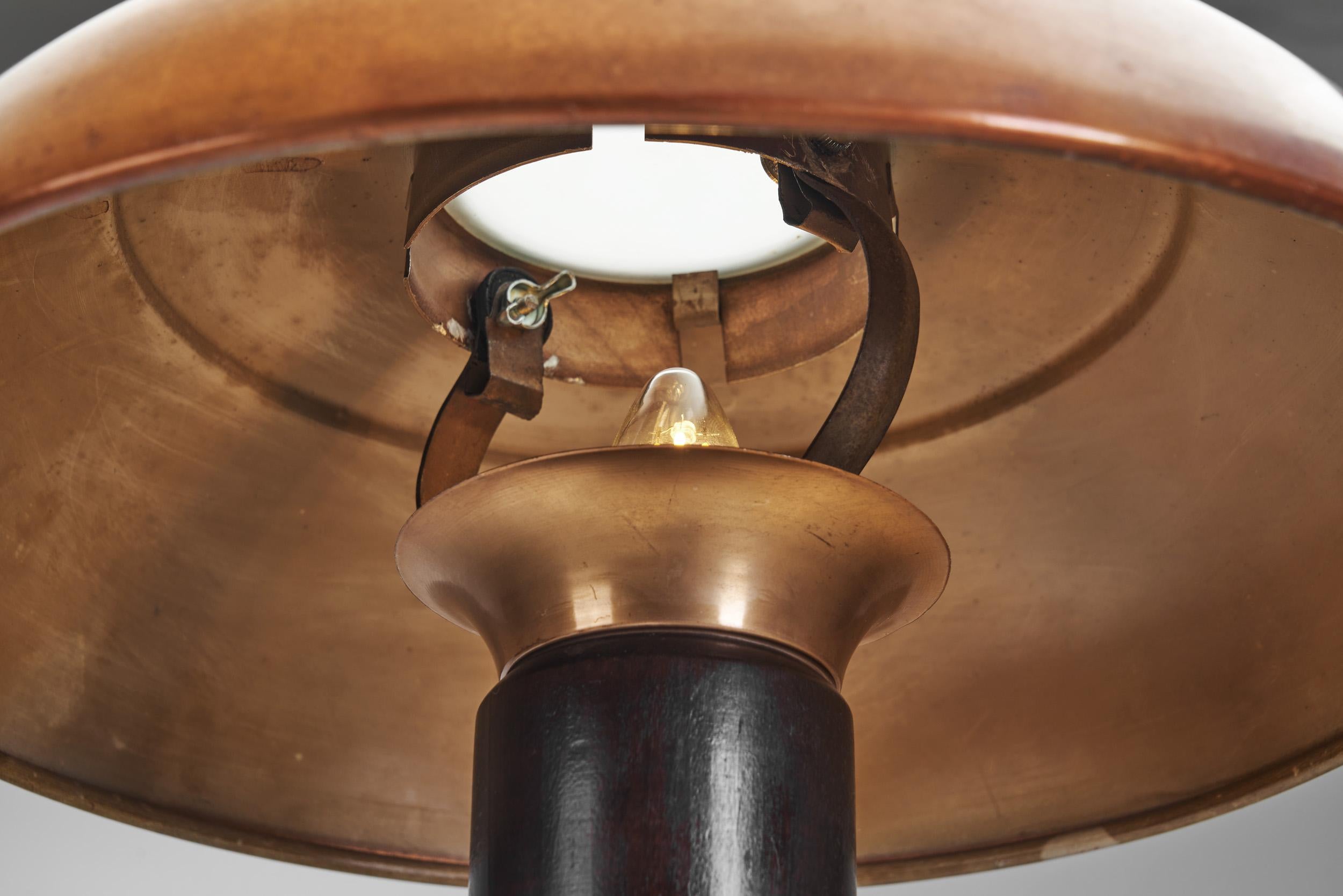 Copper and Wood Art Deco Table Lamp, Europe ca 1930s For Sale 3
