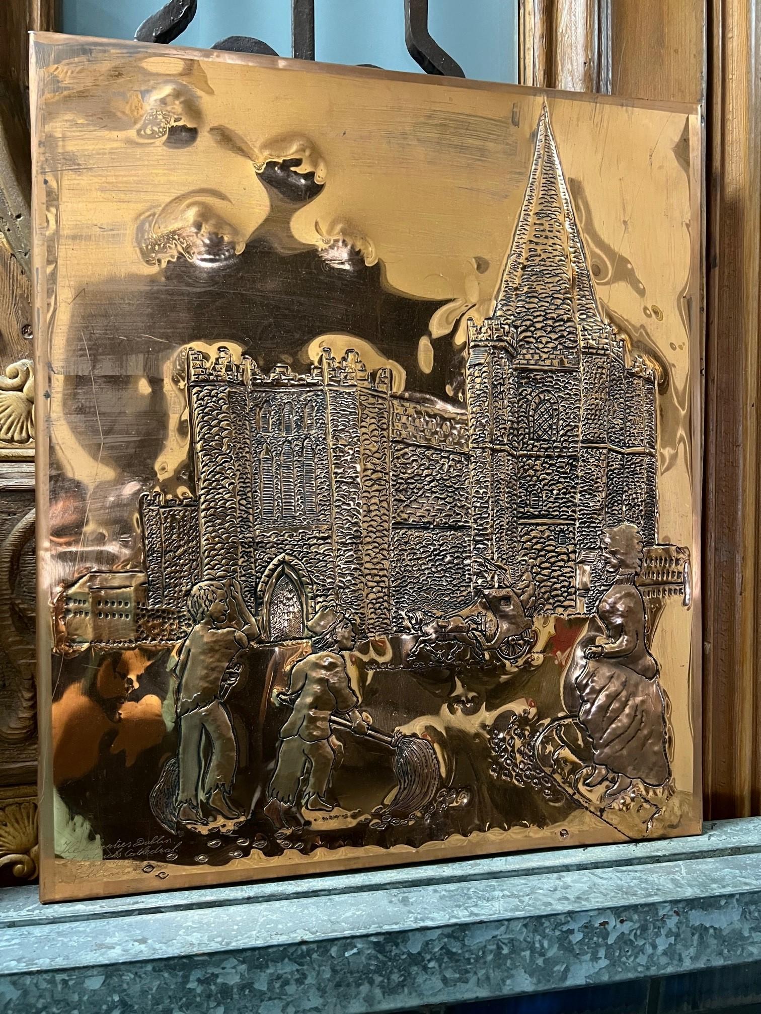 irlandais L'art du cuivre de la cathédrale St. Patrick The Liberties de Dublin, Irlande par John Carroll  en vente
