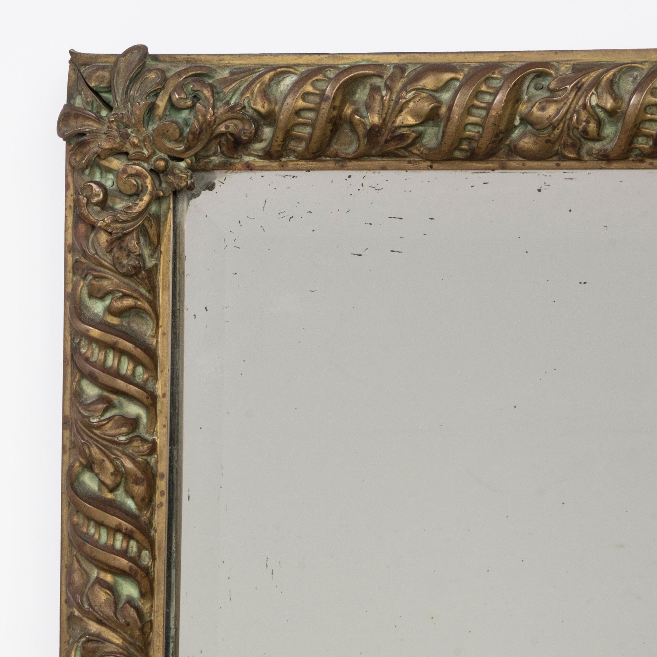 Copper Arts & Crafts Style Rectangular Mirror, Early 20th C In Good Condition For Sale In AMSTERDAM, NH