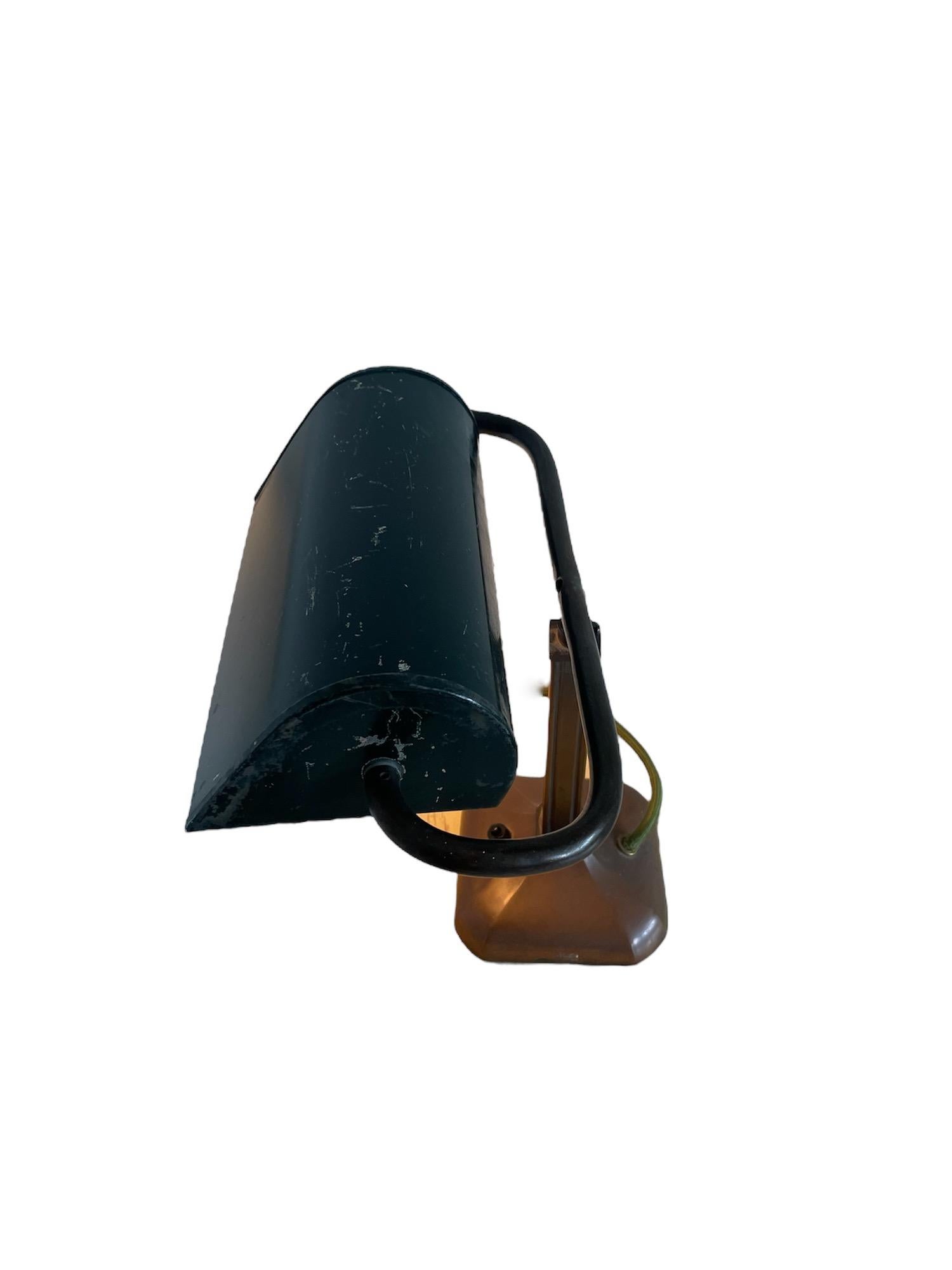 Copper Banker's Desk Lamp, dark green shade, England 1930's For Sale 6