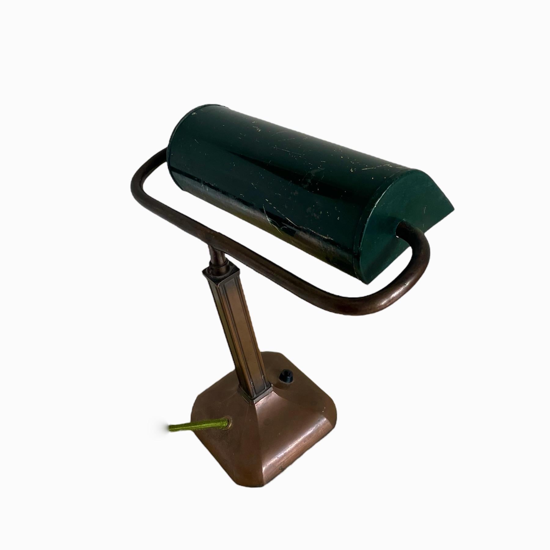Copper Banker's Desk Lamp, dark green shade, England 1930's For Sale 2