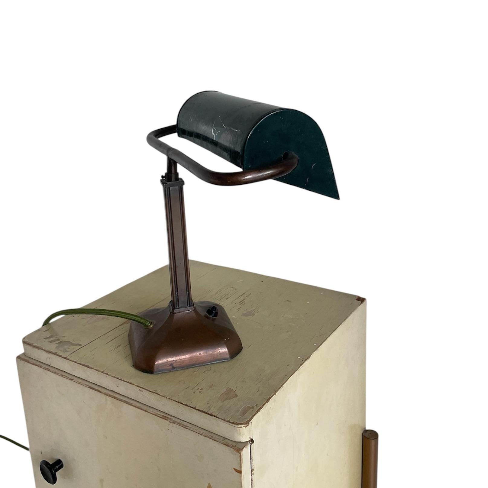 Copper Banker's Desk Lamp, dark green shade, England 1930's For Sale 3