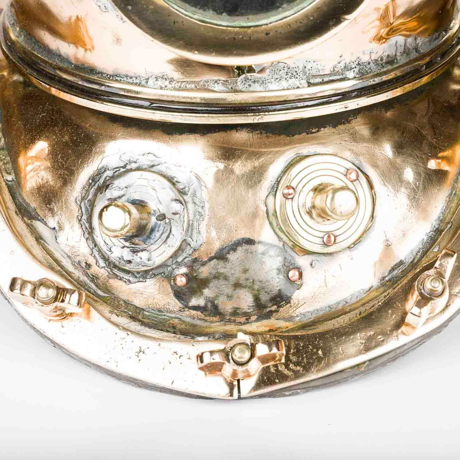 Laiton Copper & brass 12 bolt diving helmet en vente