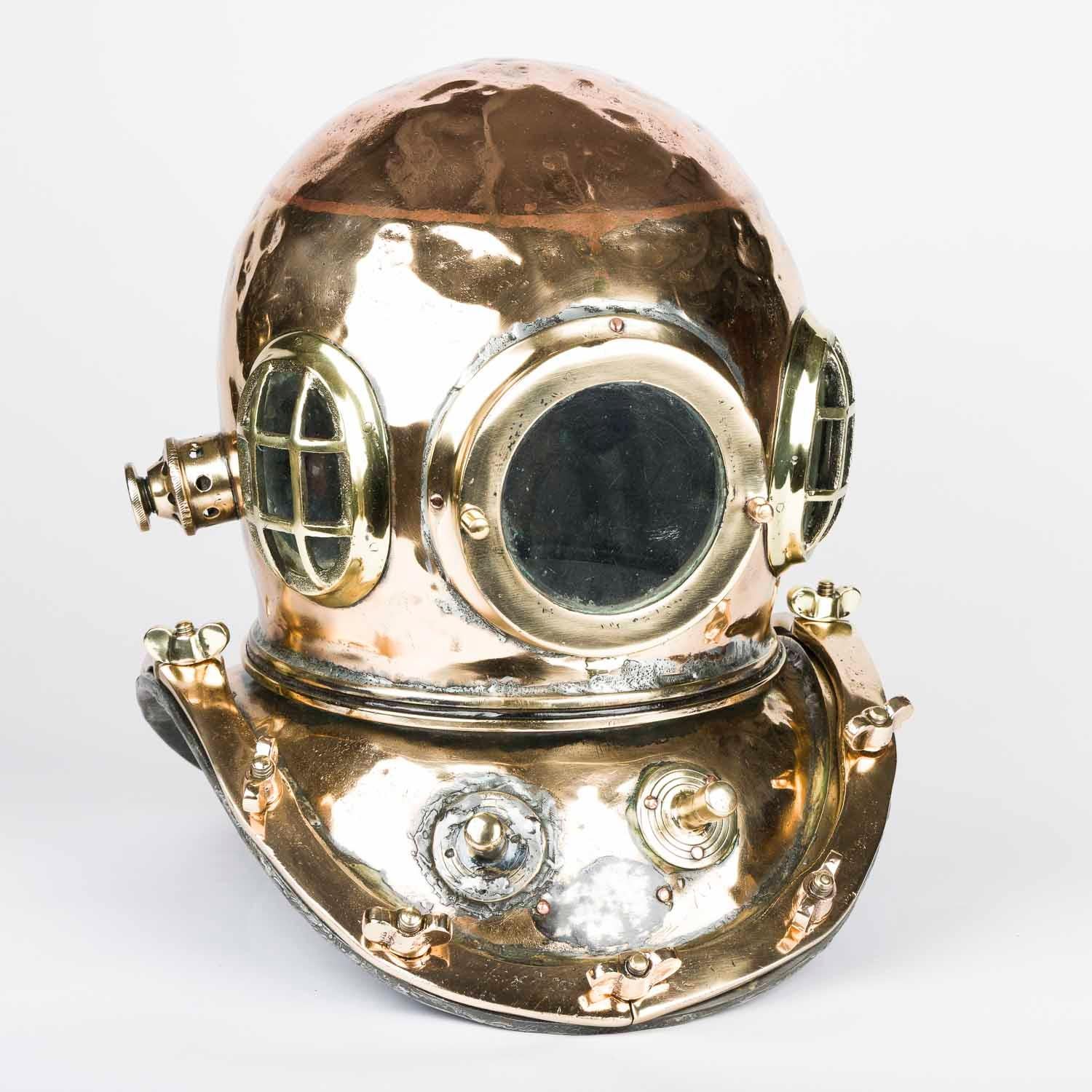 Copper & brass 12 bolt diving helmet en vente 3