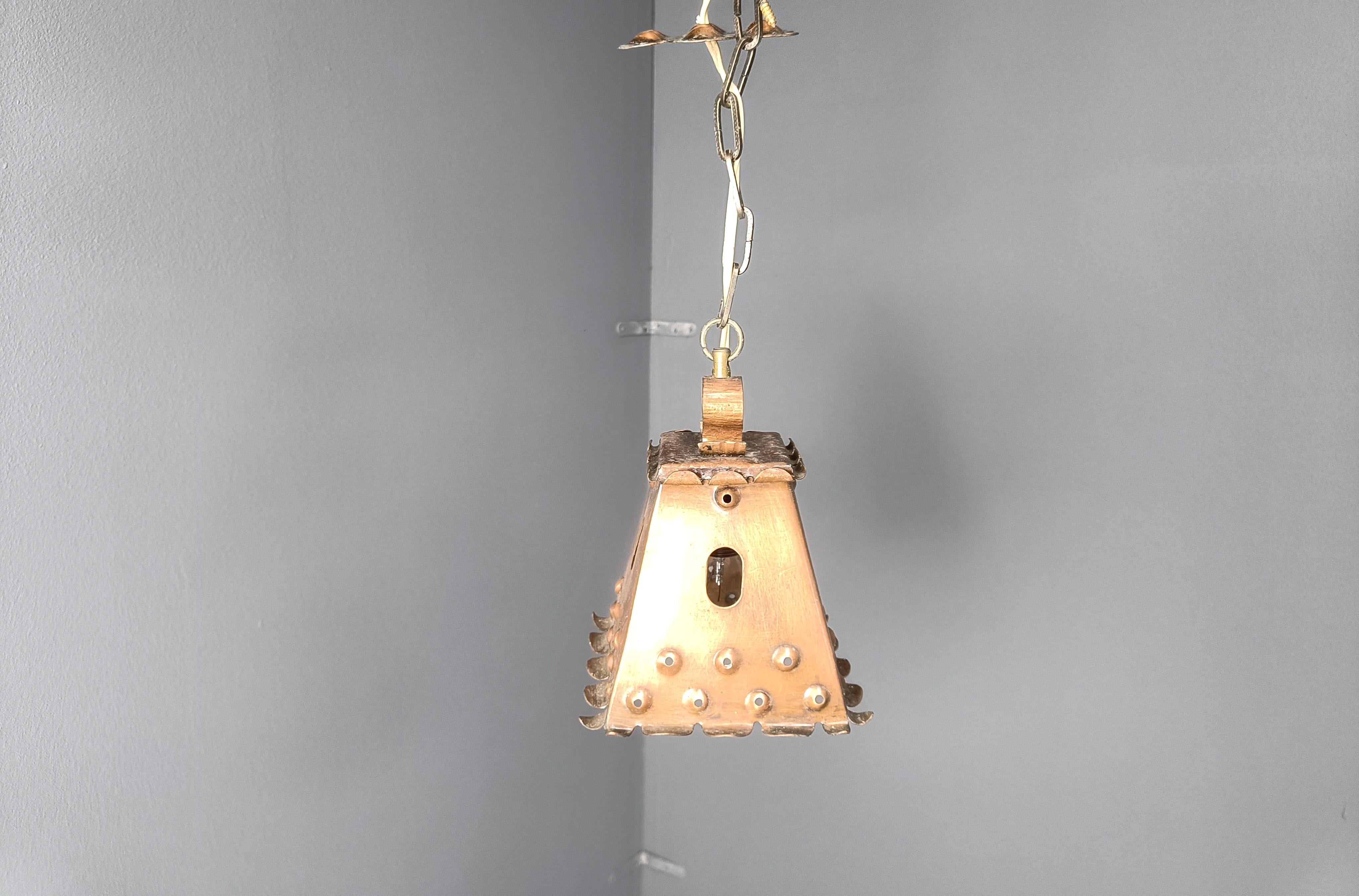 Olandese Lampada a sospensione brutatlist in rame, anni '70 in vendita