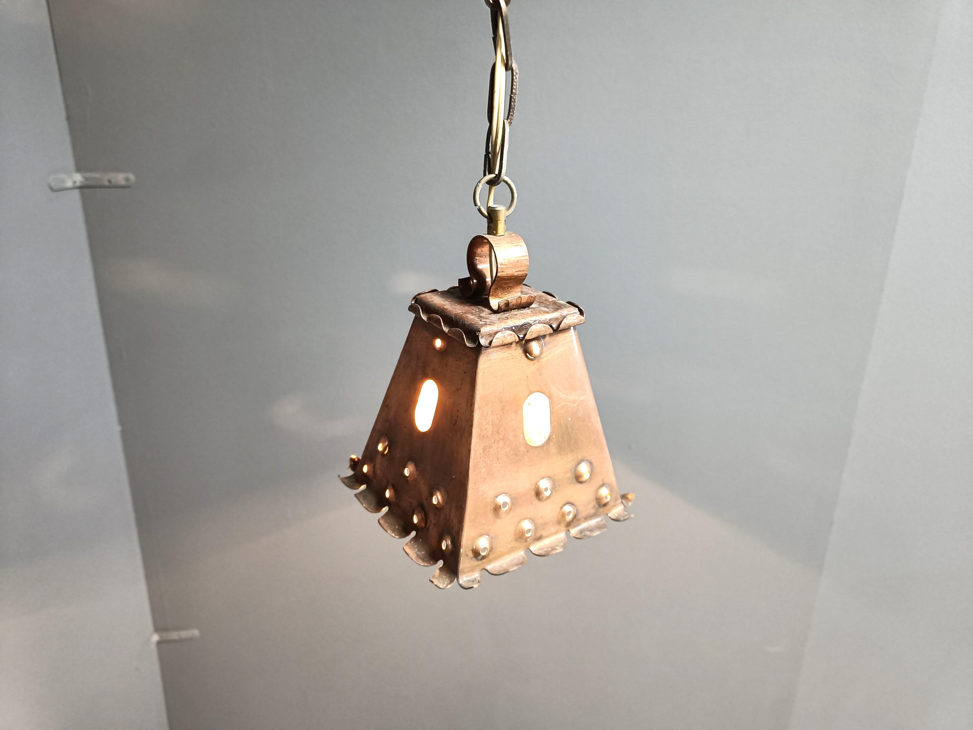Lampada a sospensione brutatlist in rame, anni '70 in vendita 2