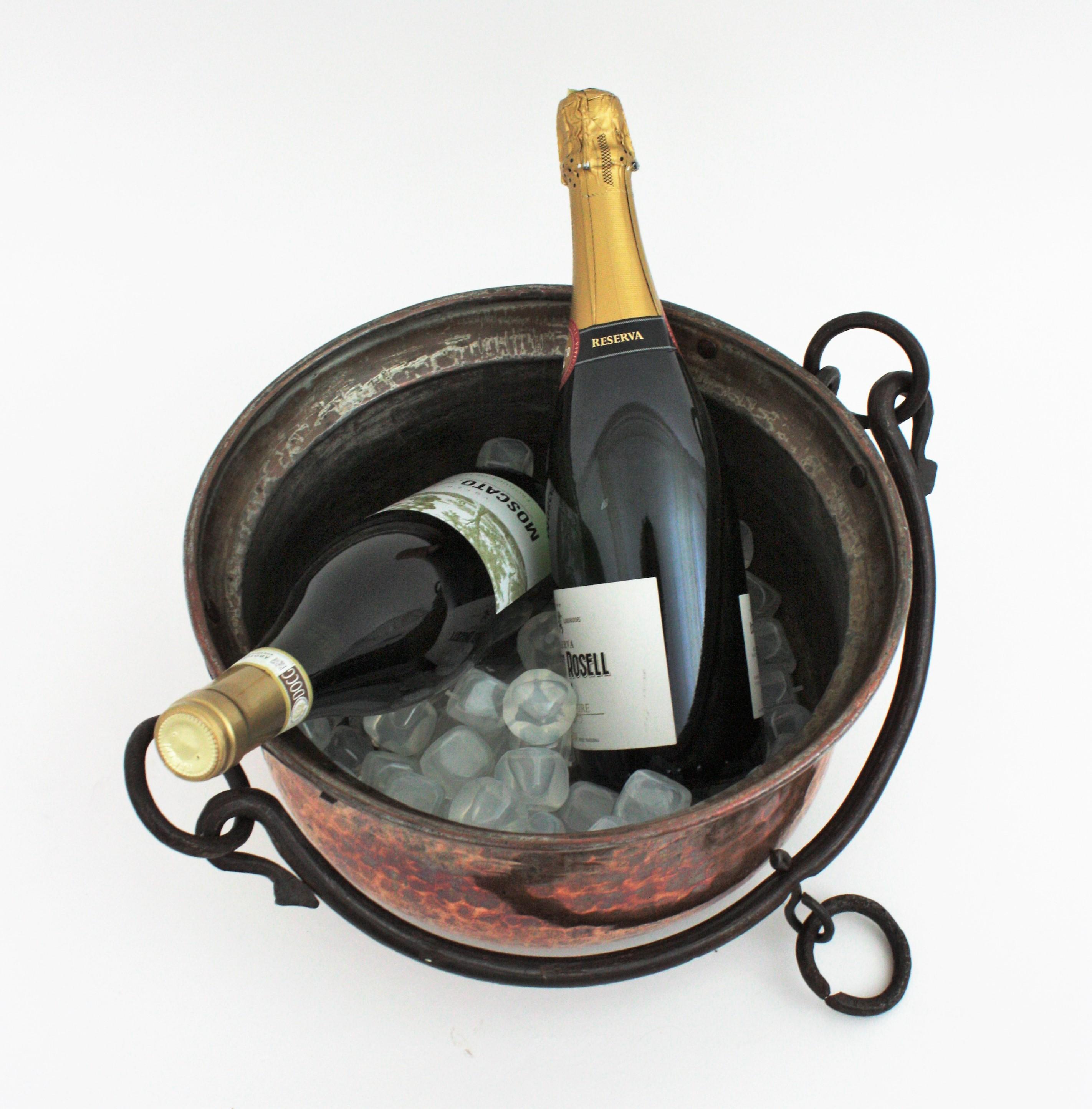 Copper Cauldron Centerpiece Bowl / Wine Cooler / Planter For Sale 5