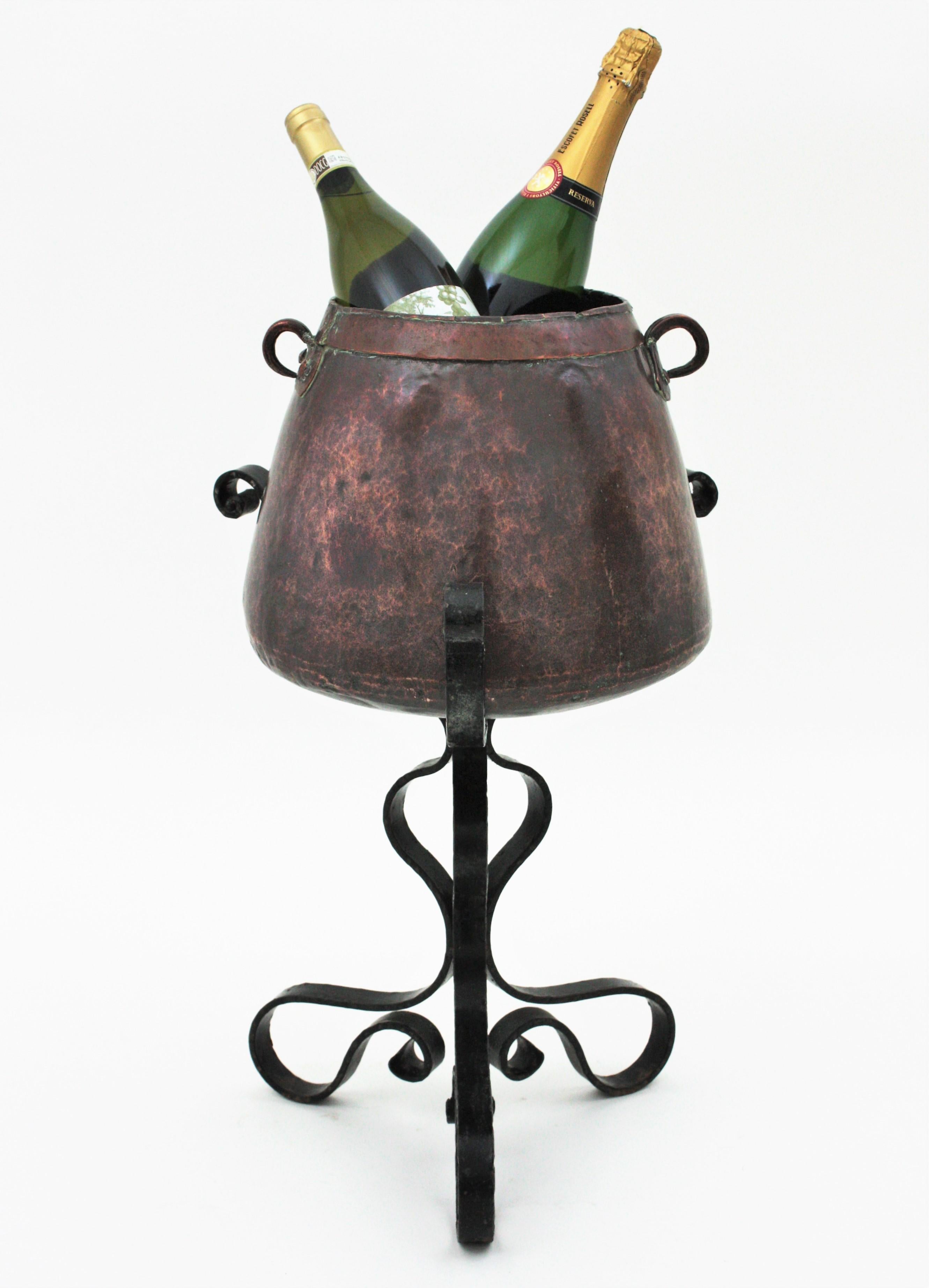 Rustic Cauldron Ice Bucket Champagne Cooler on Tripod Stand, Copper and Iron For Sale