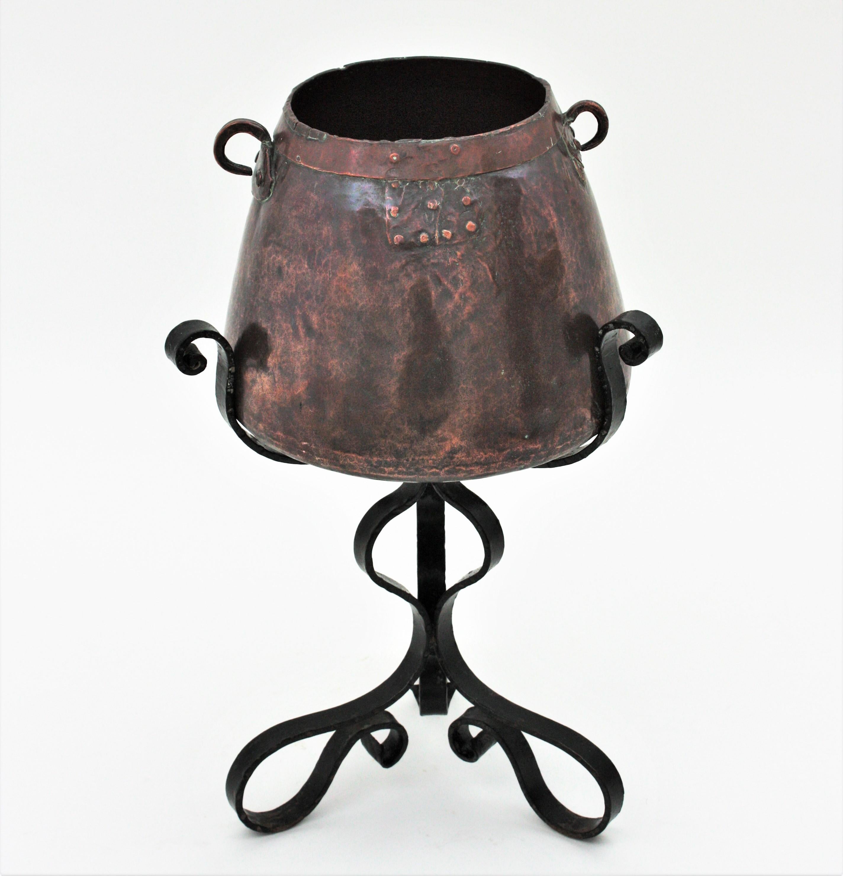 Hammered Cauldron Ice Bucket Champagne Cooler on Tripod Stand, Copper and Iron For Sale