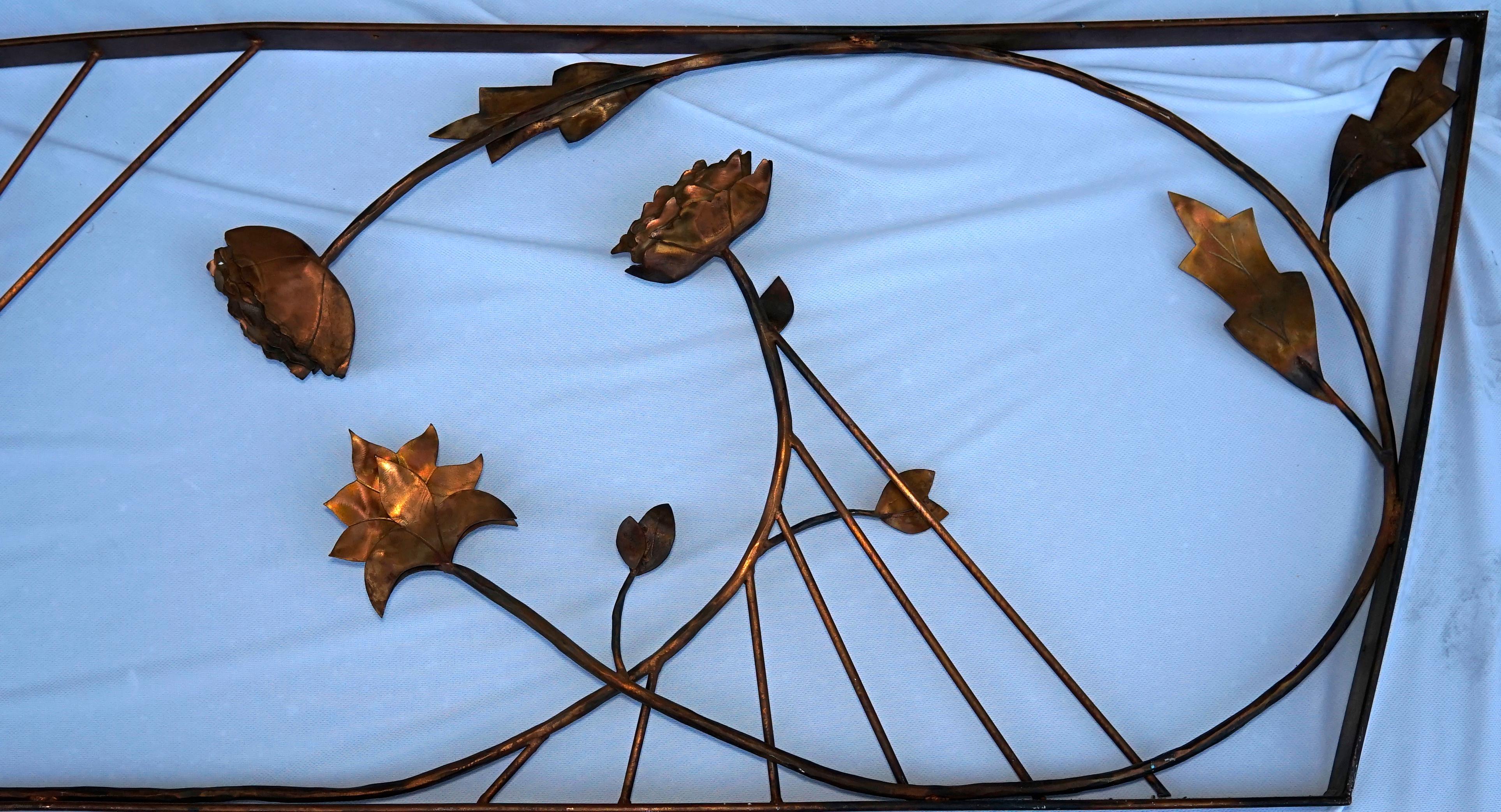 Copper Monumental Collectible Hand-Forged Signed Leaf and Floral Sculpture  In Good Condition In Lomita, CA