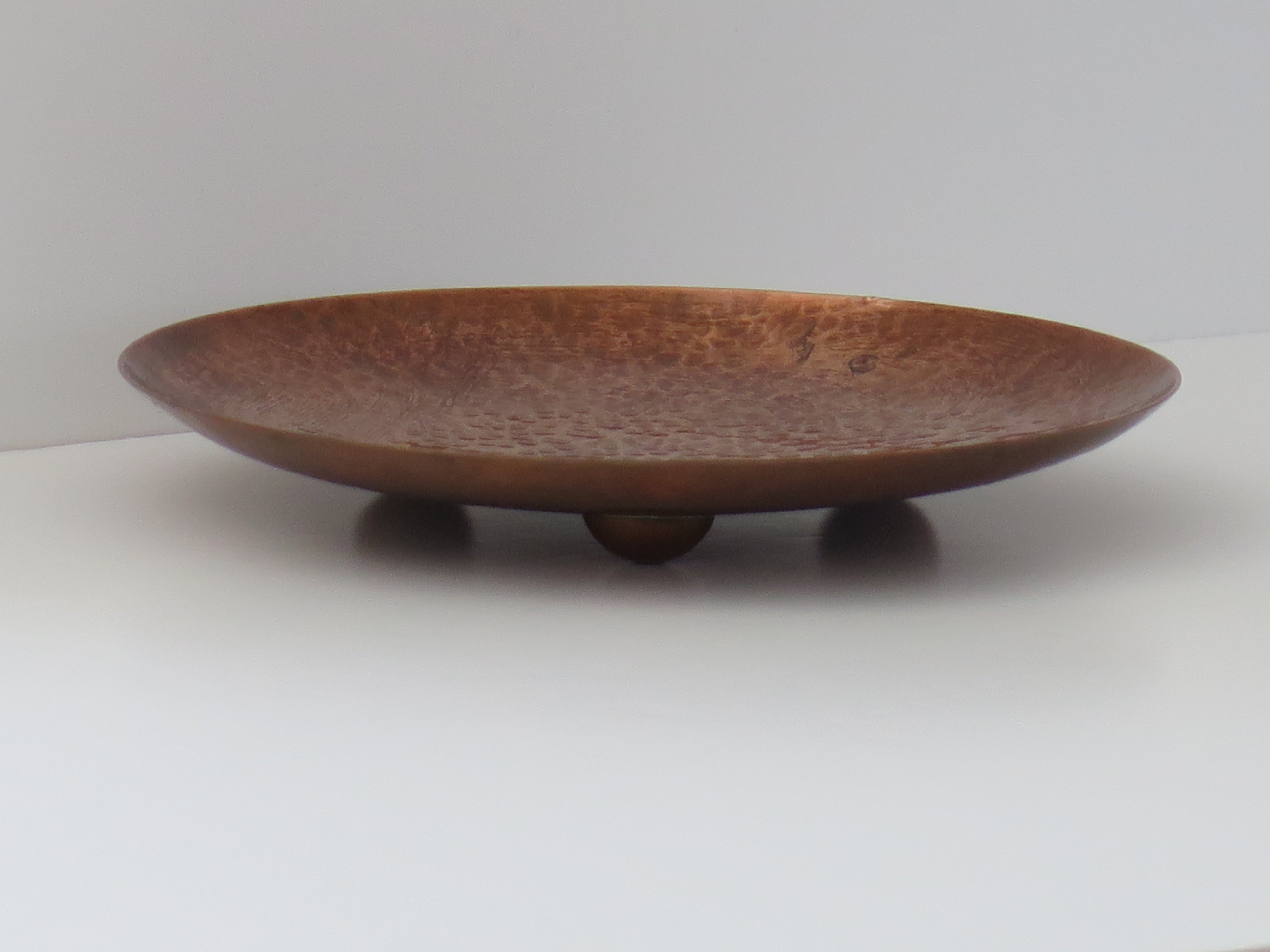 Hand-Crafted Copper Dish Handmade by Harold Barnes Yorkshire in Arts & Crafts Style, Ca 1950 For Sale