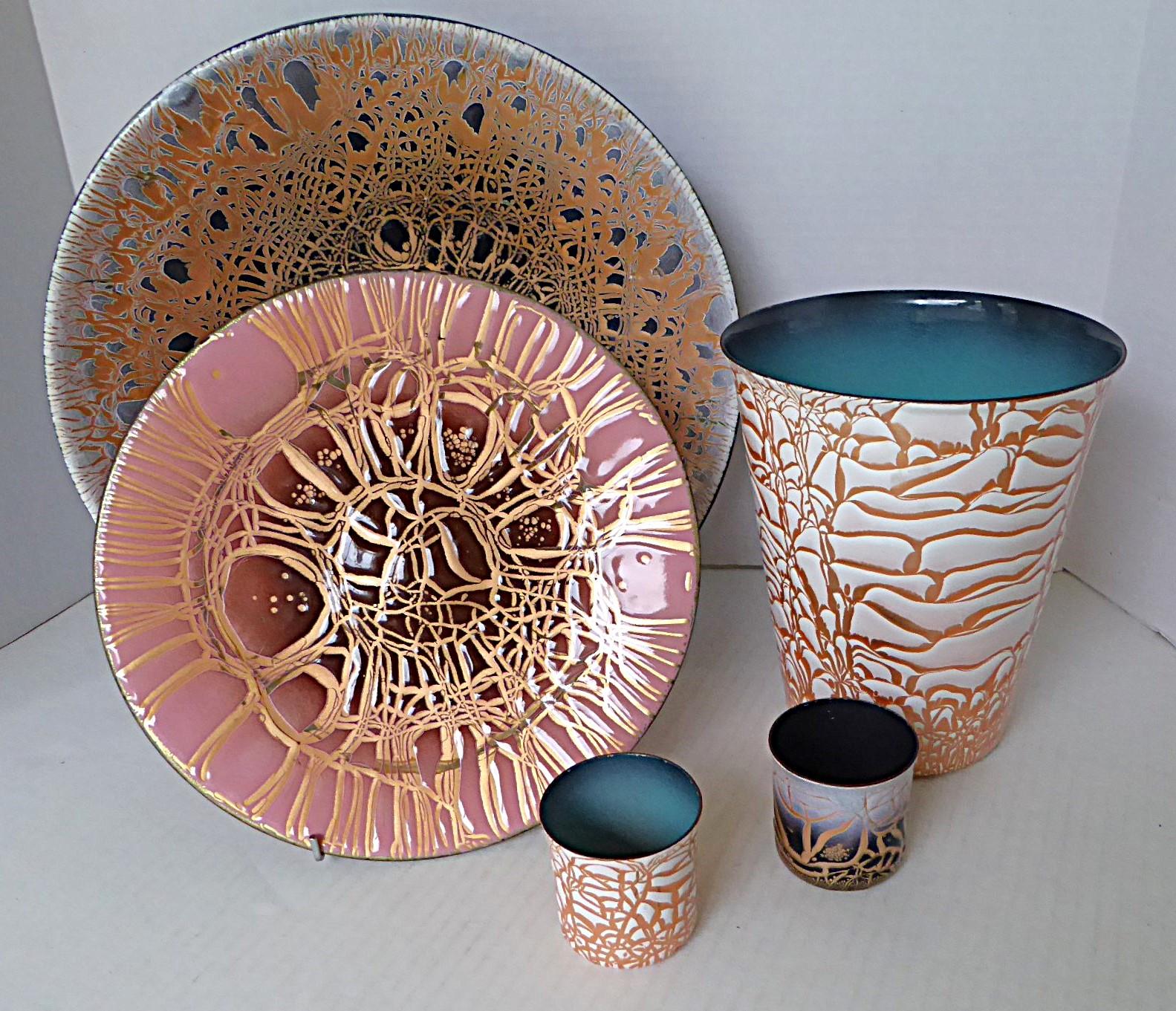 Vaso in rame smaltato di grandi dimensioni del Mid Century Modern Design Astratto Harold Tshler anni '50 in vendita 4
