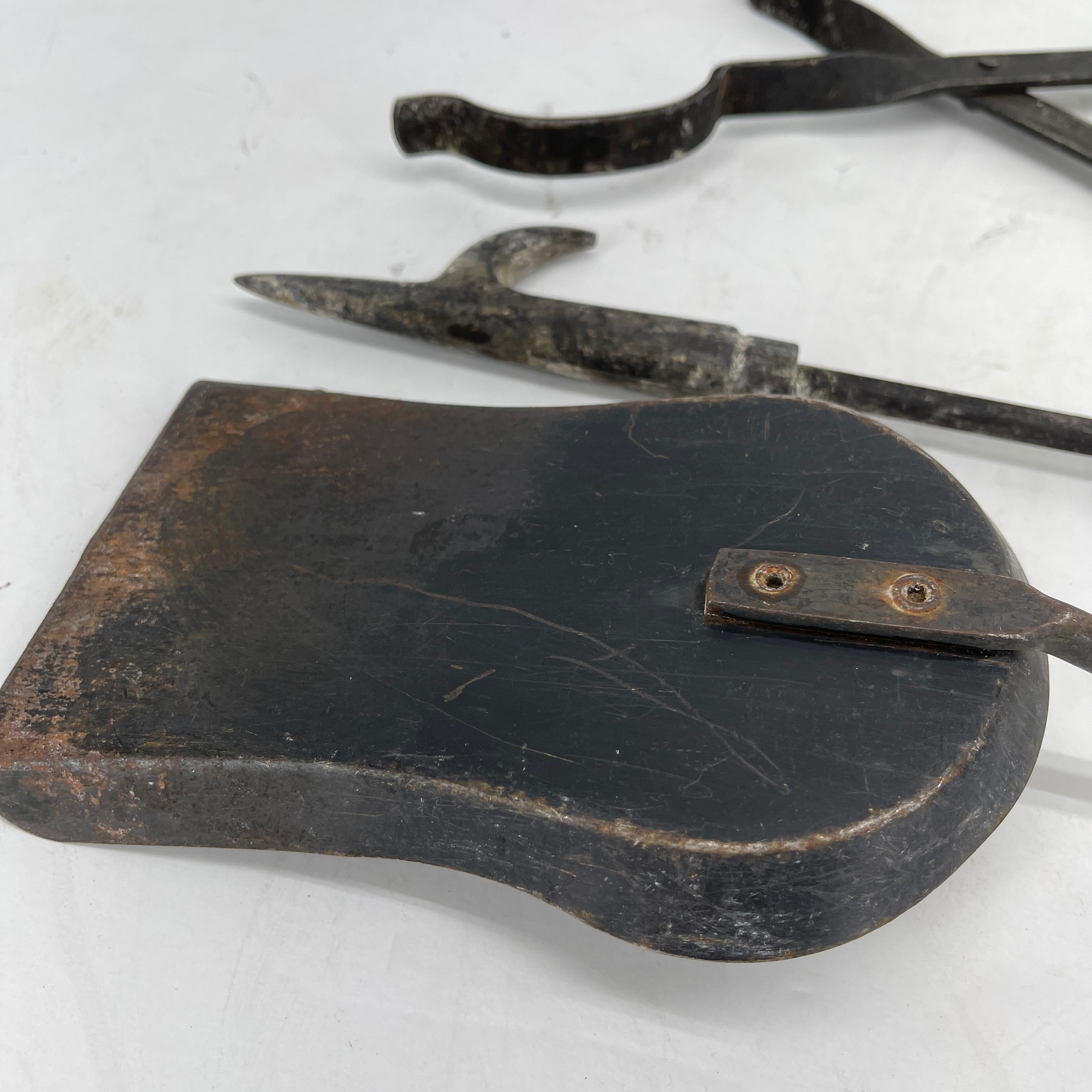 Copper Fireplace Log Bucket with Black Iron Tools, 19th Century French Napoleon 12