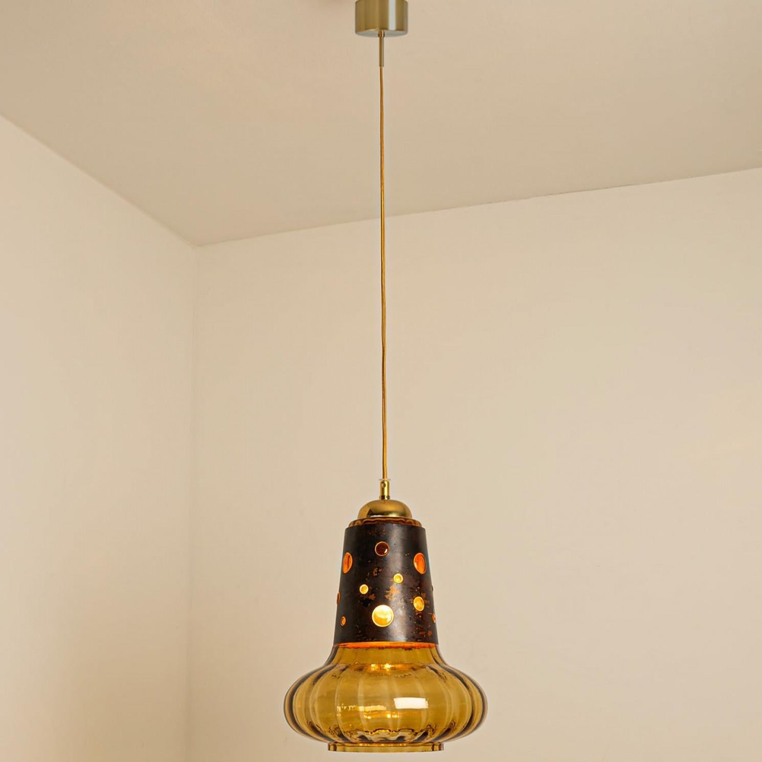 Lampada a sospensione in vetro color rame nello stile di Nanny Still McKinney, 1960 In condizioni buone in vendita a Rijssen, NL