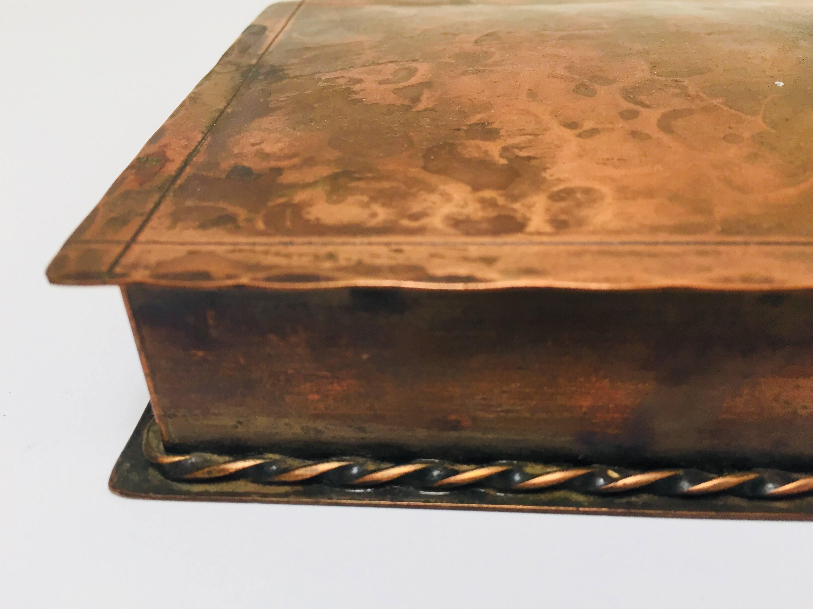 Copper Hammered Metal Brutalist Lidded Box In Good Condition In North Hollywood, CA