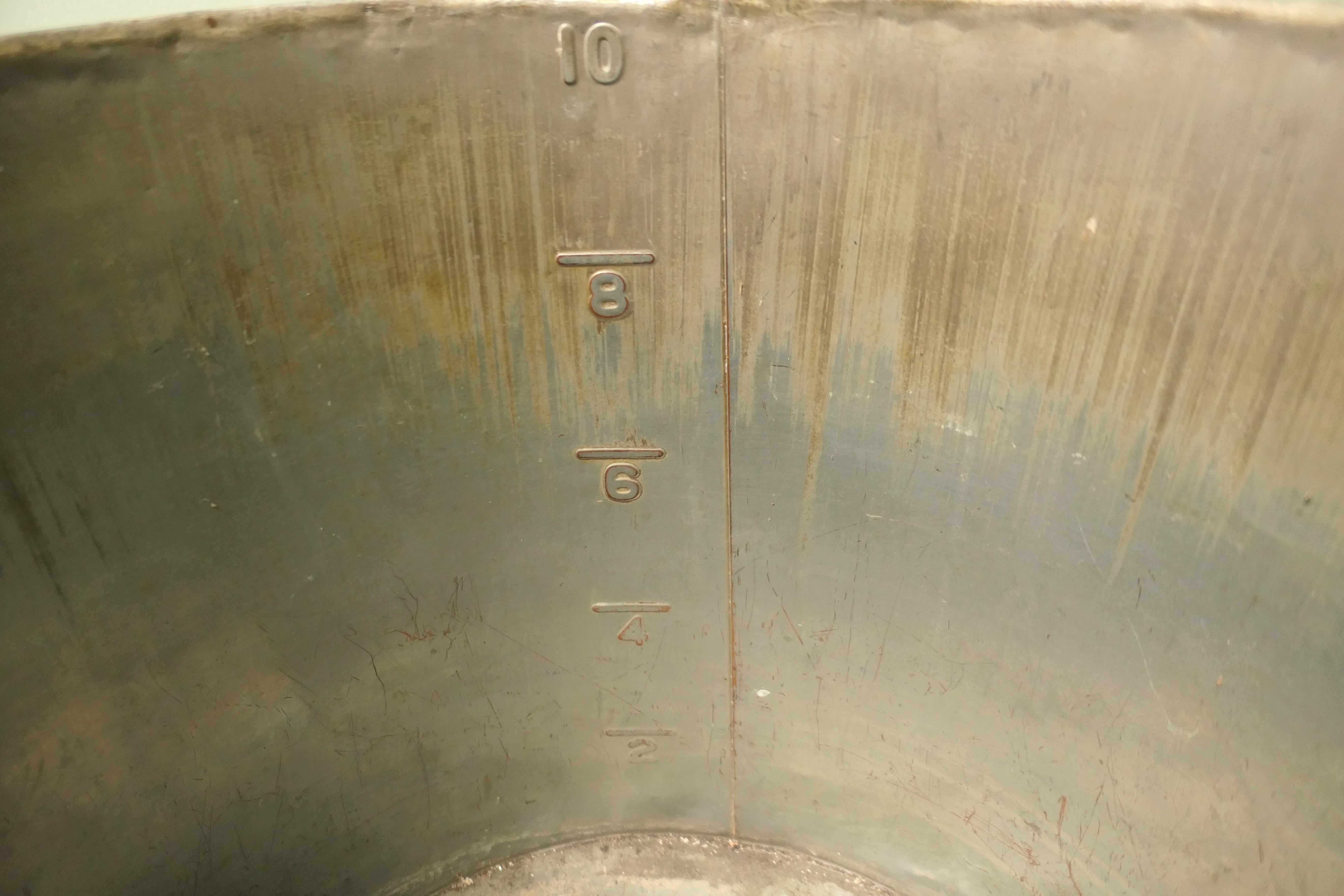 Copper Hot Water Filter, Log Bin  This very practical piece In Good Condition For Sale In Godshill, Isle of Wight