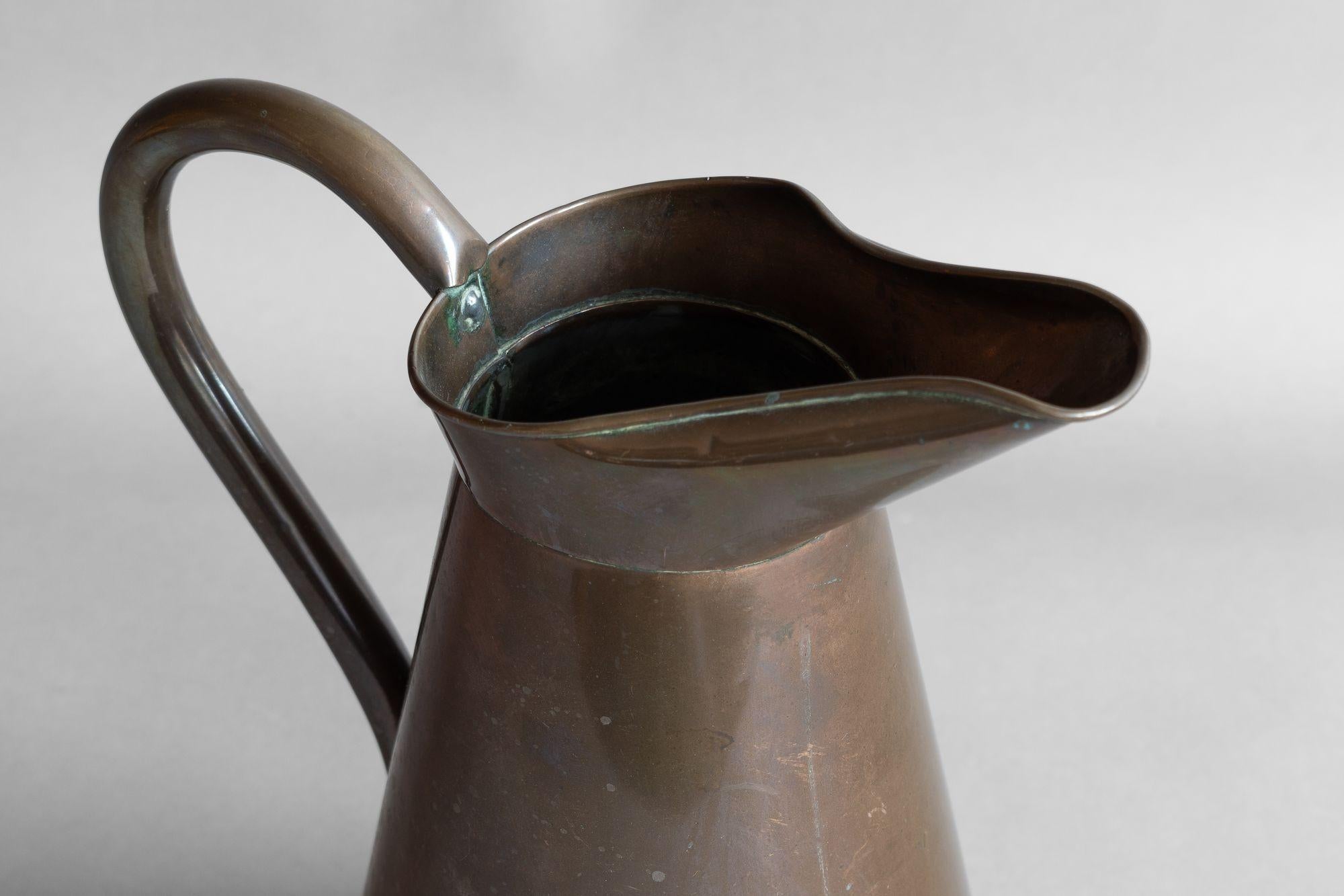 Copper Jug In Good Condition For Sale In London, England