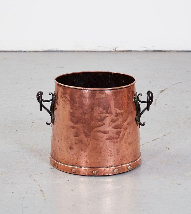 Early 20th Century Copper Kindling Bucket with Blackened Iron Handles For Sale