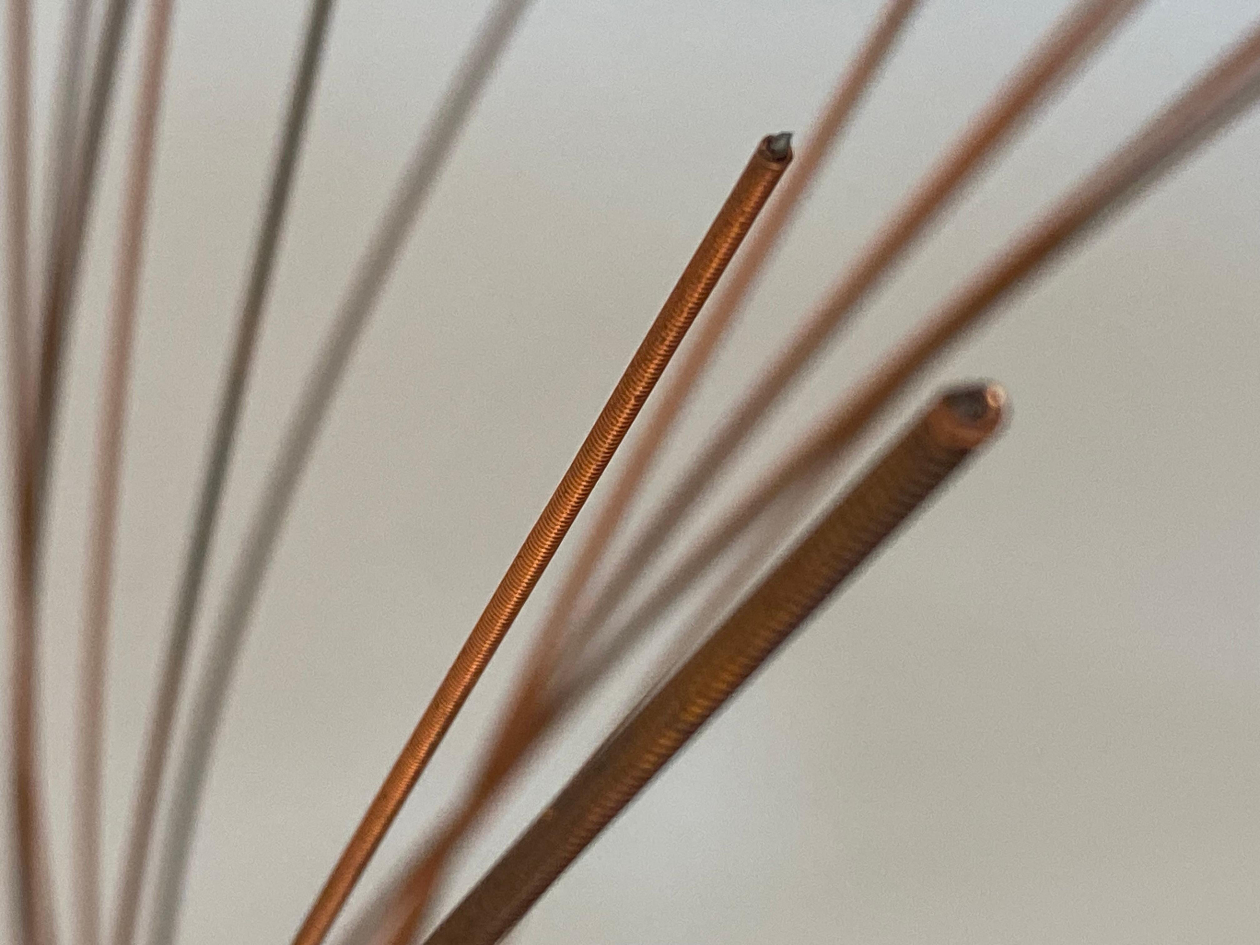 Sculpture cinétique en cuivre 