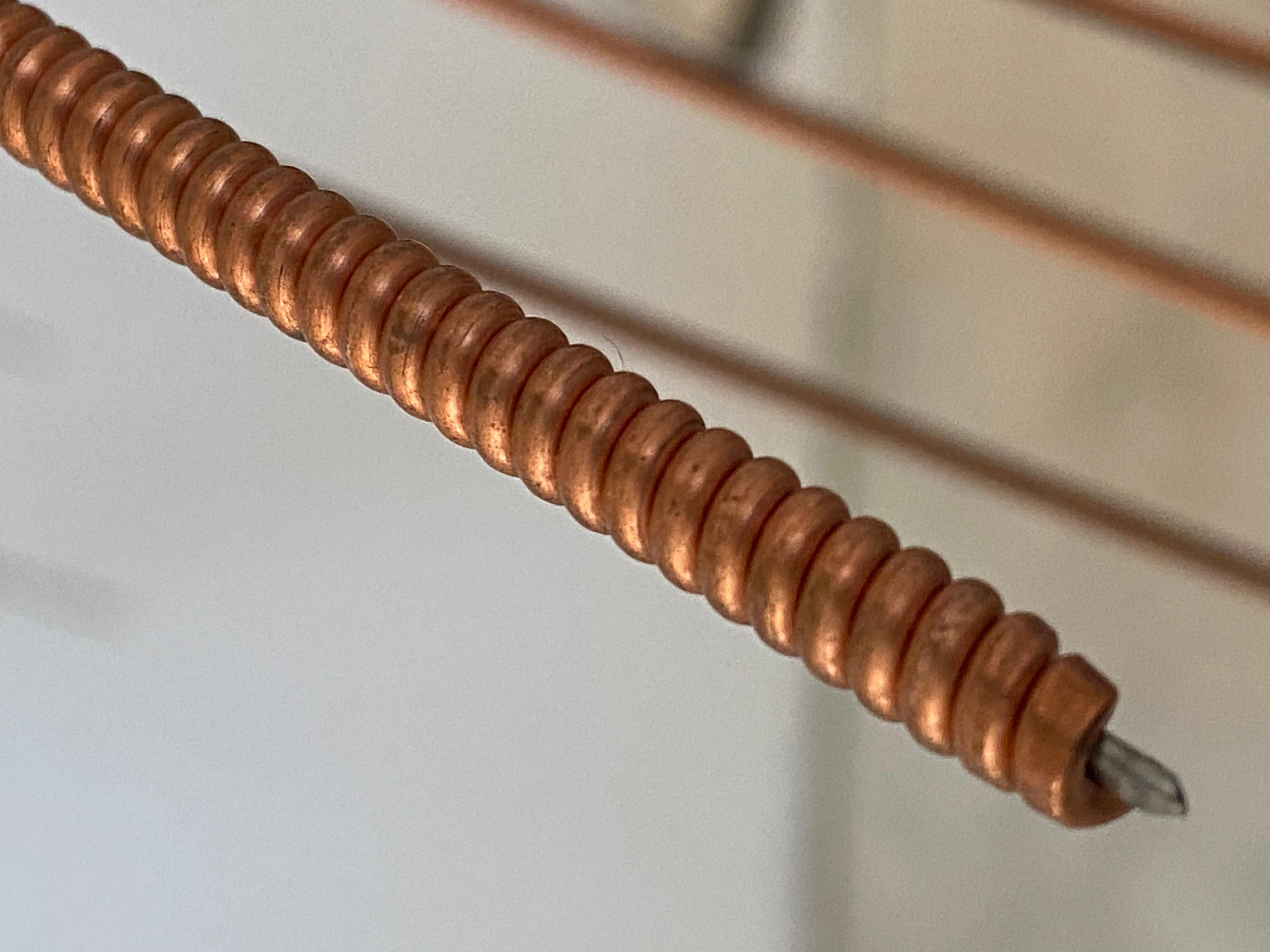 Sculpture cinétique en cuivre 