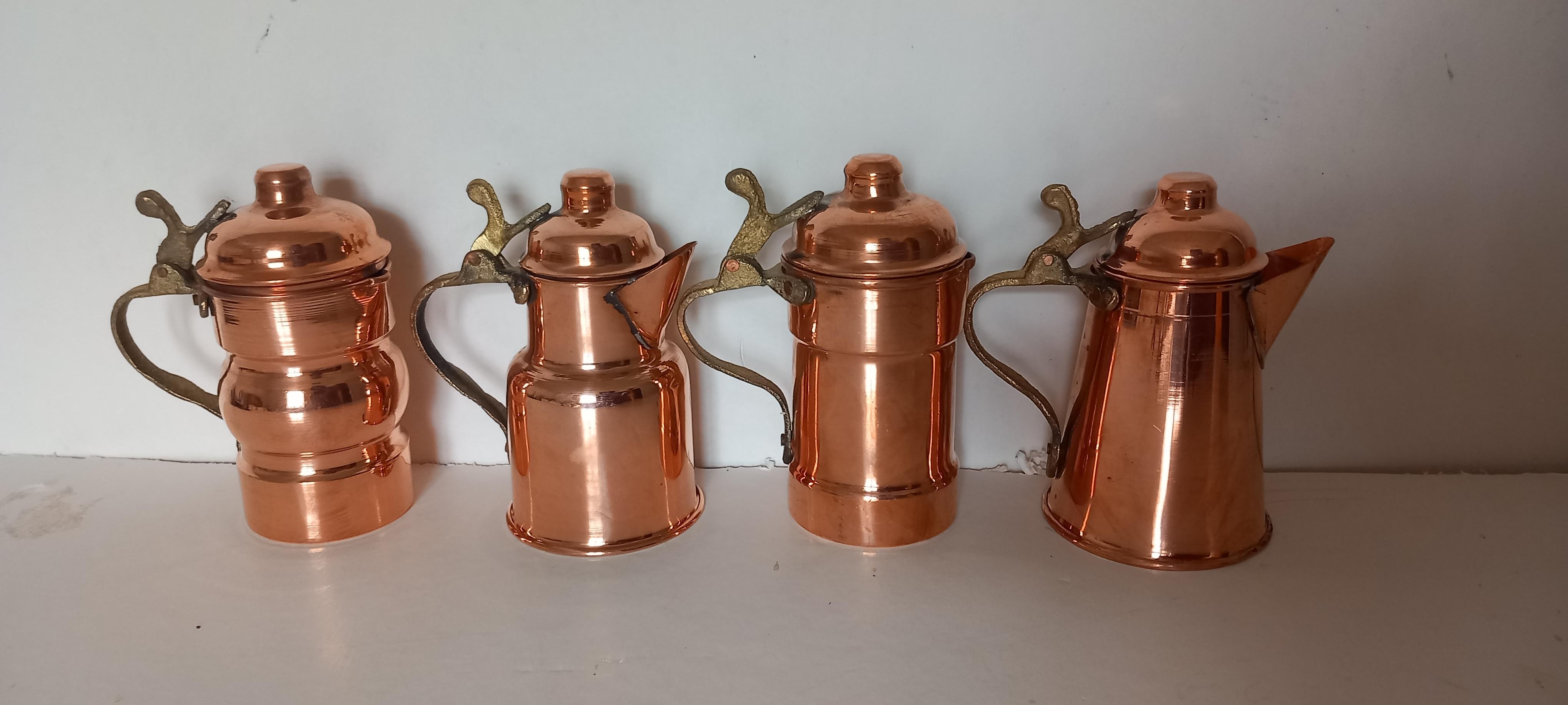  Copper Kitchen Decoration Vintage Coffee Pots For Rustic  Lot of Four Diferent In Excellent Condition For Sale In Mombuey, Zamora