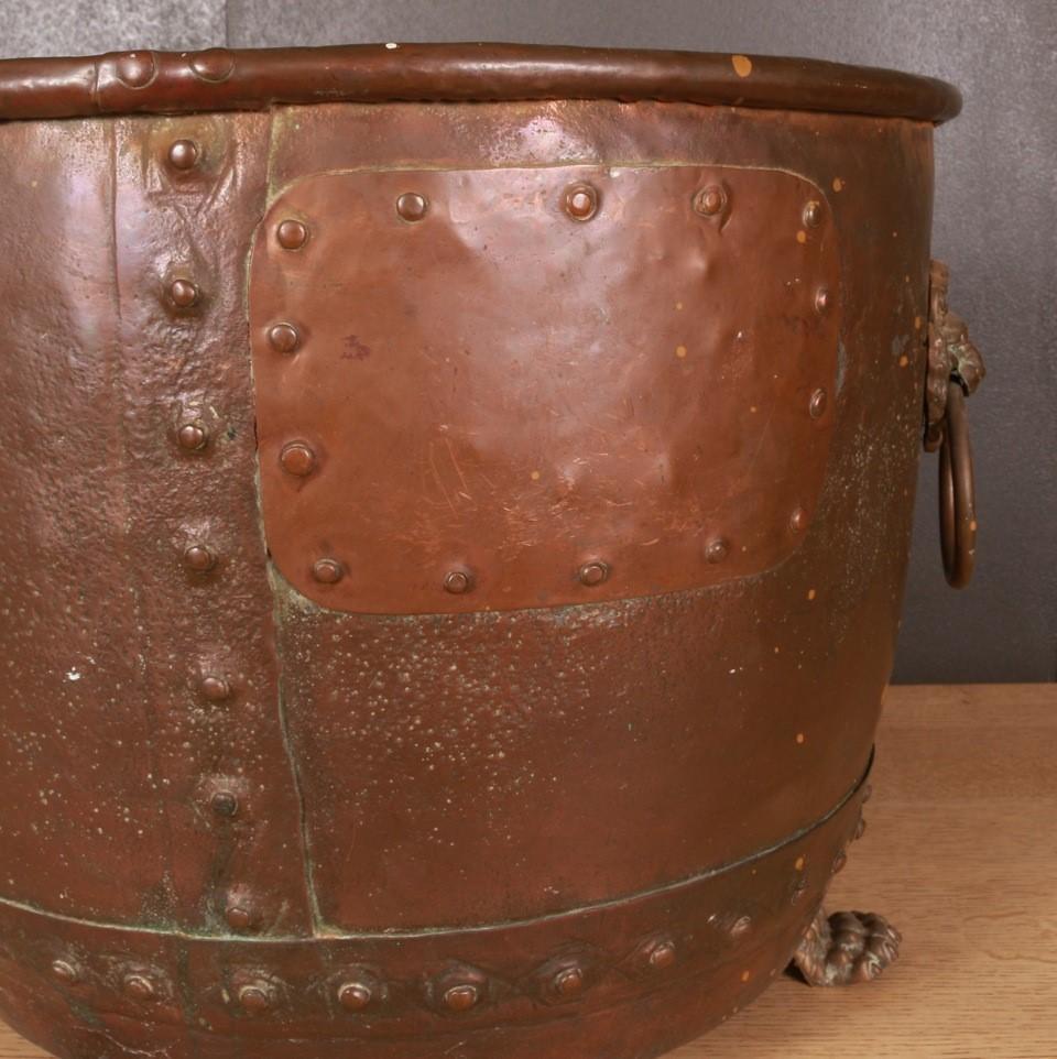 19th century copper log bin on lion paw feet, 1890

    
Dimensions
17.5 inches (44 cms) high
22 inches (56 cms) diameter.