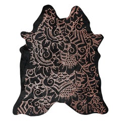 Tapis en cuir de vache noir métallisé Boho Batik:: grand modèle