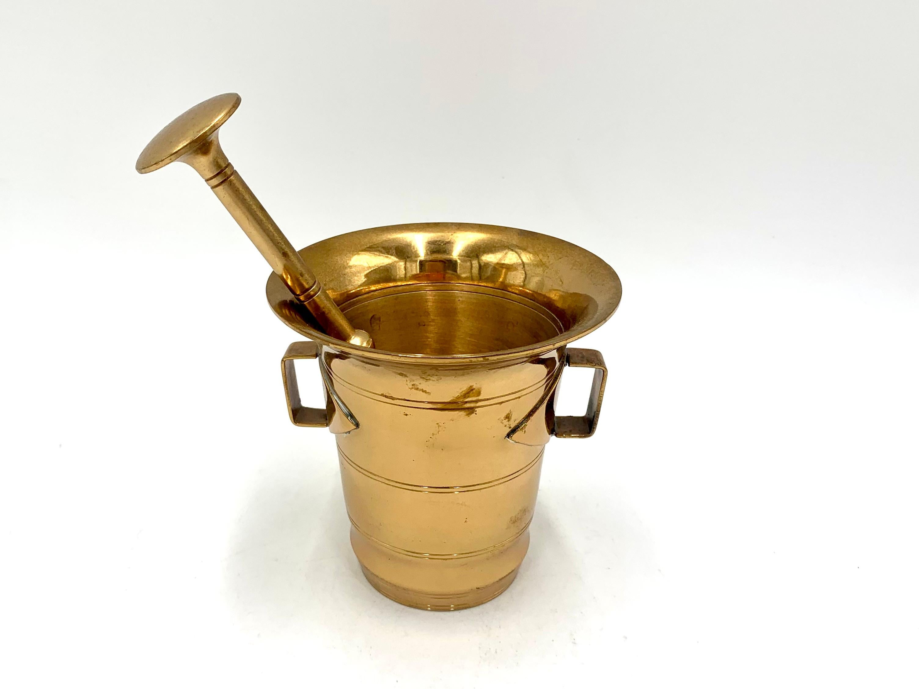 Copper mortar and pestle
Measures: height 10.5 cm diameter 10,5cm
very good condition.
 