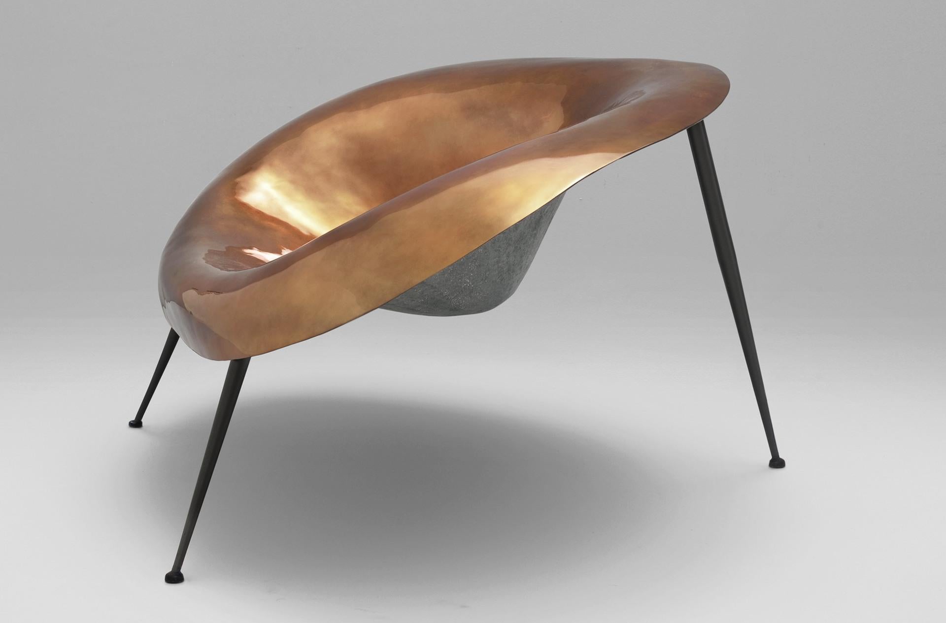 Copper Nido by Imperfettolab
2008
Dimensions: W 130 x D 97 x H 66 cm
Materials: Varnished fibreglass, metal base
Copper finish

Imperfetto lab
Who we are? We are a family.
Verter Turroni, Emanuela Ravelli and our children Elia, Margherita and