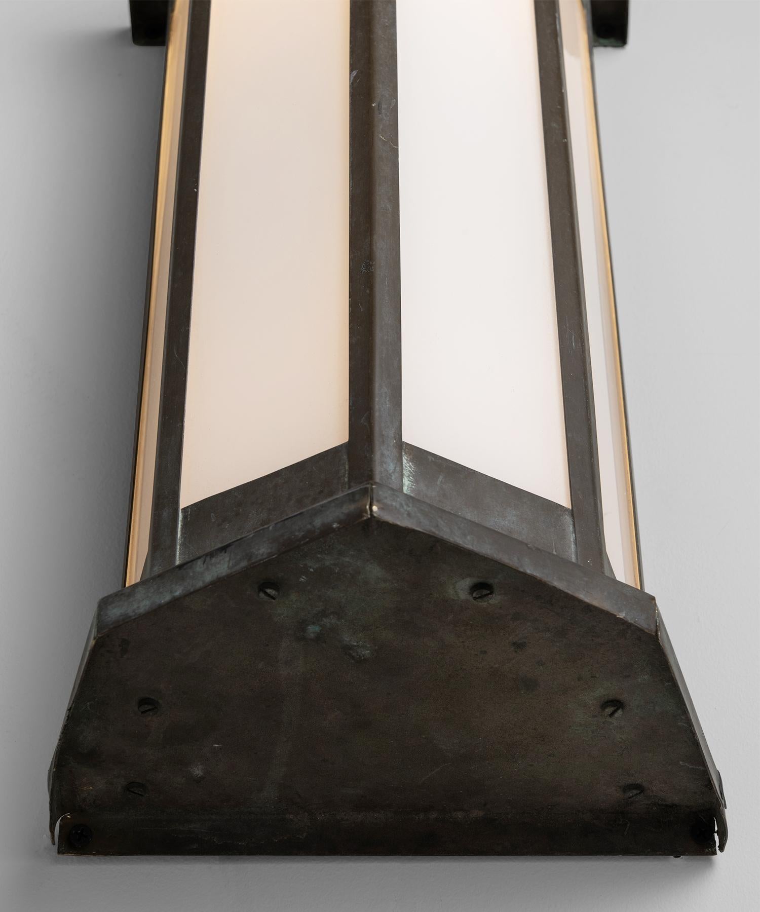 Copper and Opaline Glass Sconce, England, 1930 In Good Condition In Culver City, CA