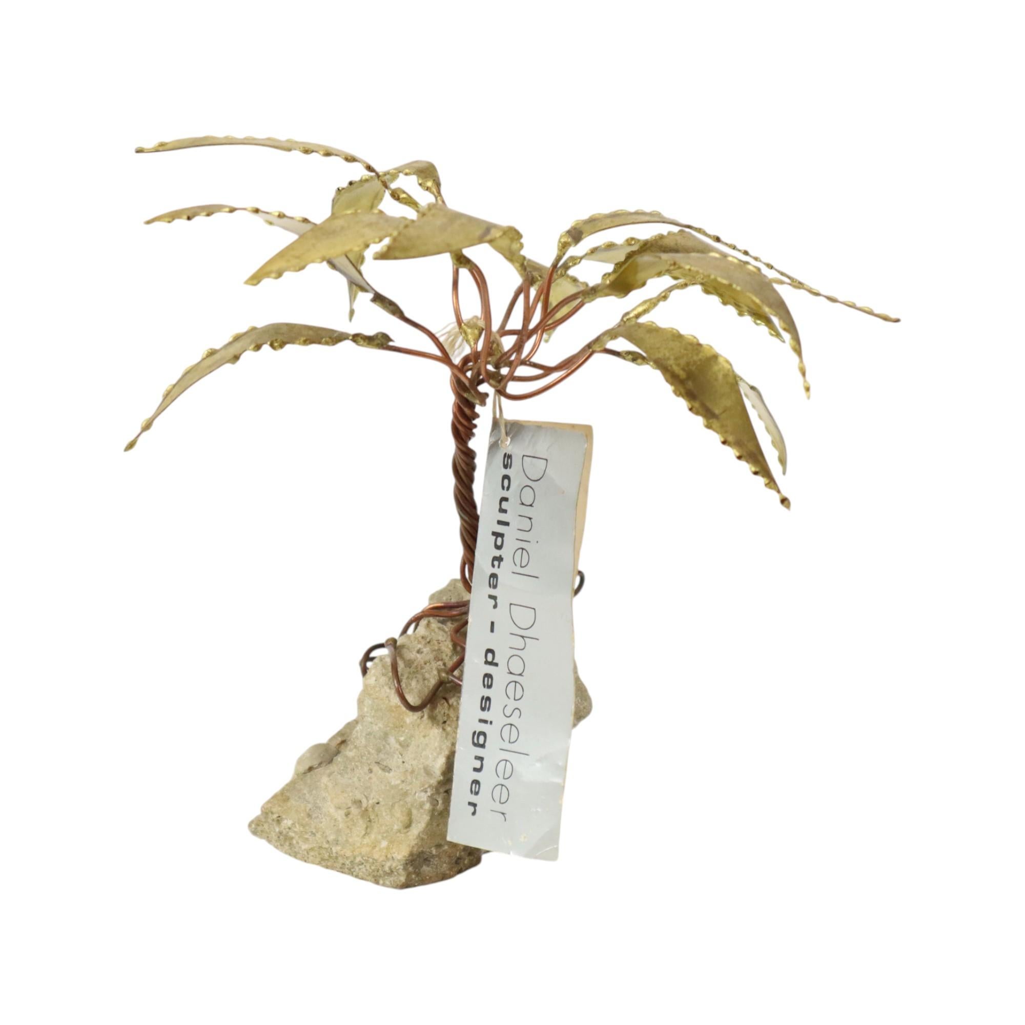 Kupferpalme auf Felsen Skulptur Daniel d'Haeseleer 18cm im Zustand „Gut“ im Angebot in Poperinge, BE