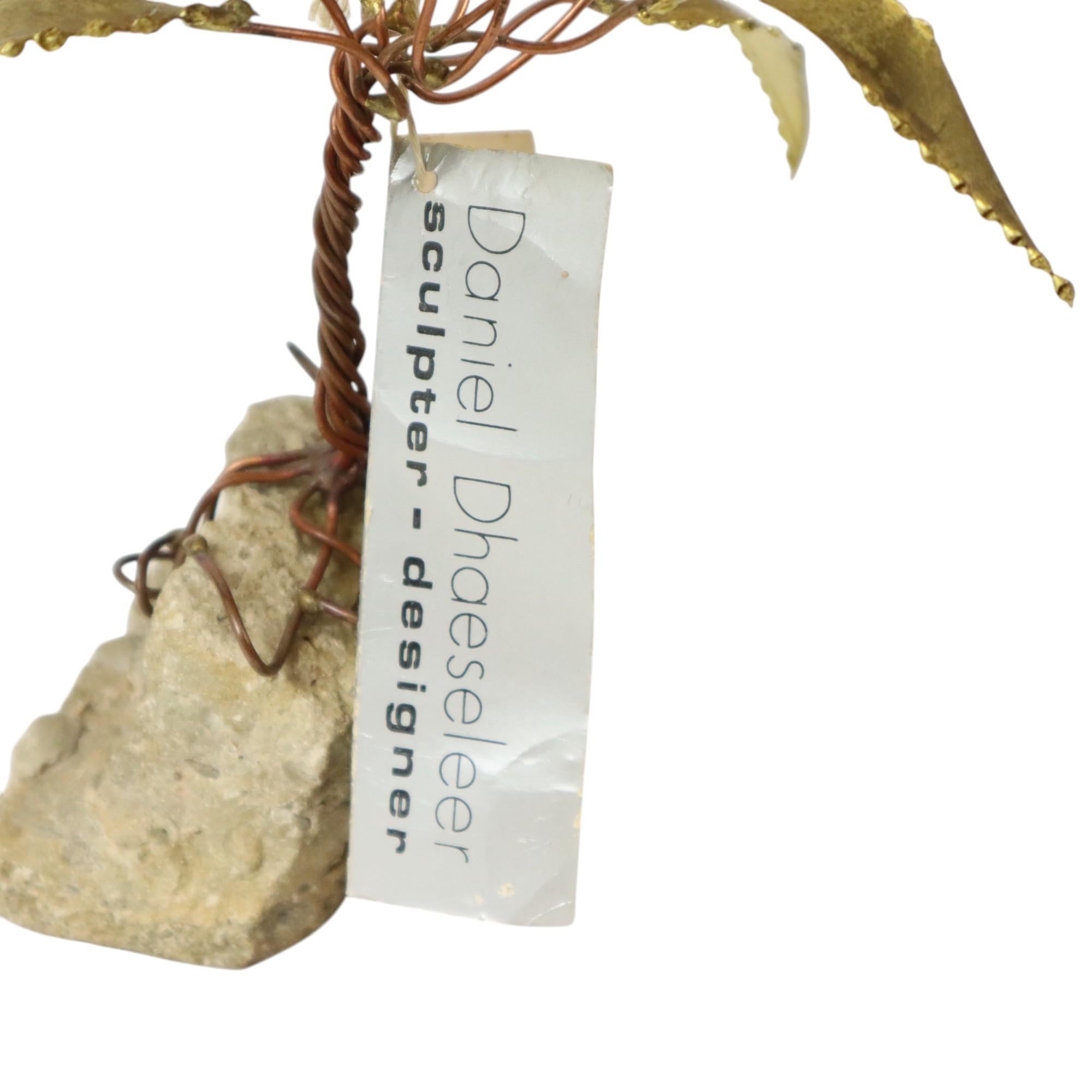 Kupferpalme auf Felsen Skulptur Daniel d'Haeseleer 18cm (Mitte des 20. Jahrhunderts) im Angebot
