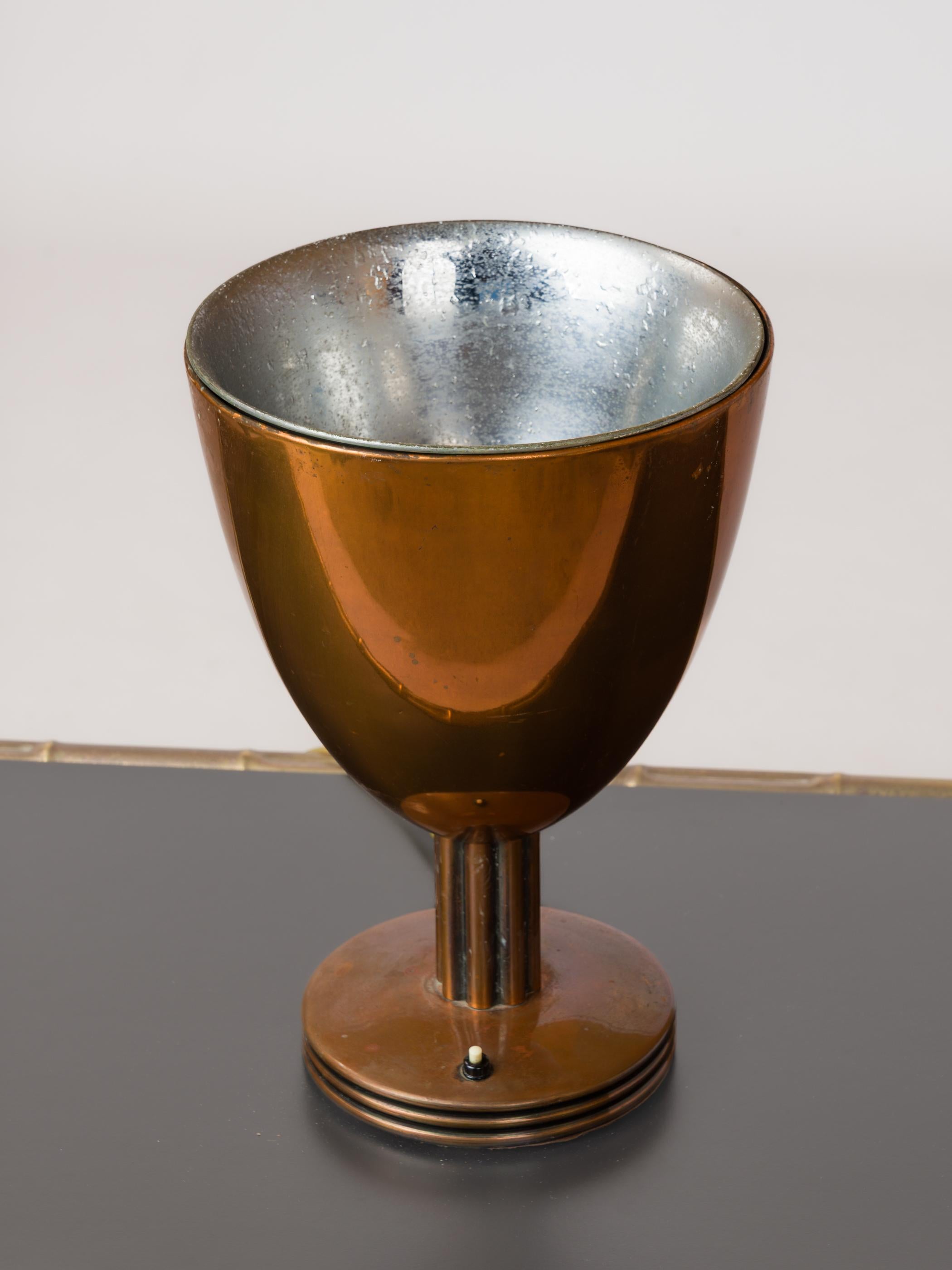 Allumeur Art Déco plaqué cuivre avec mât cannelé  - France années 30 Bon état - En vente à New York, NY