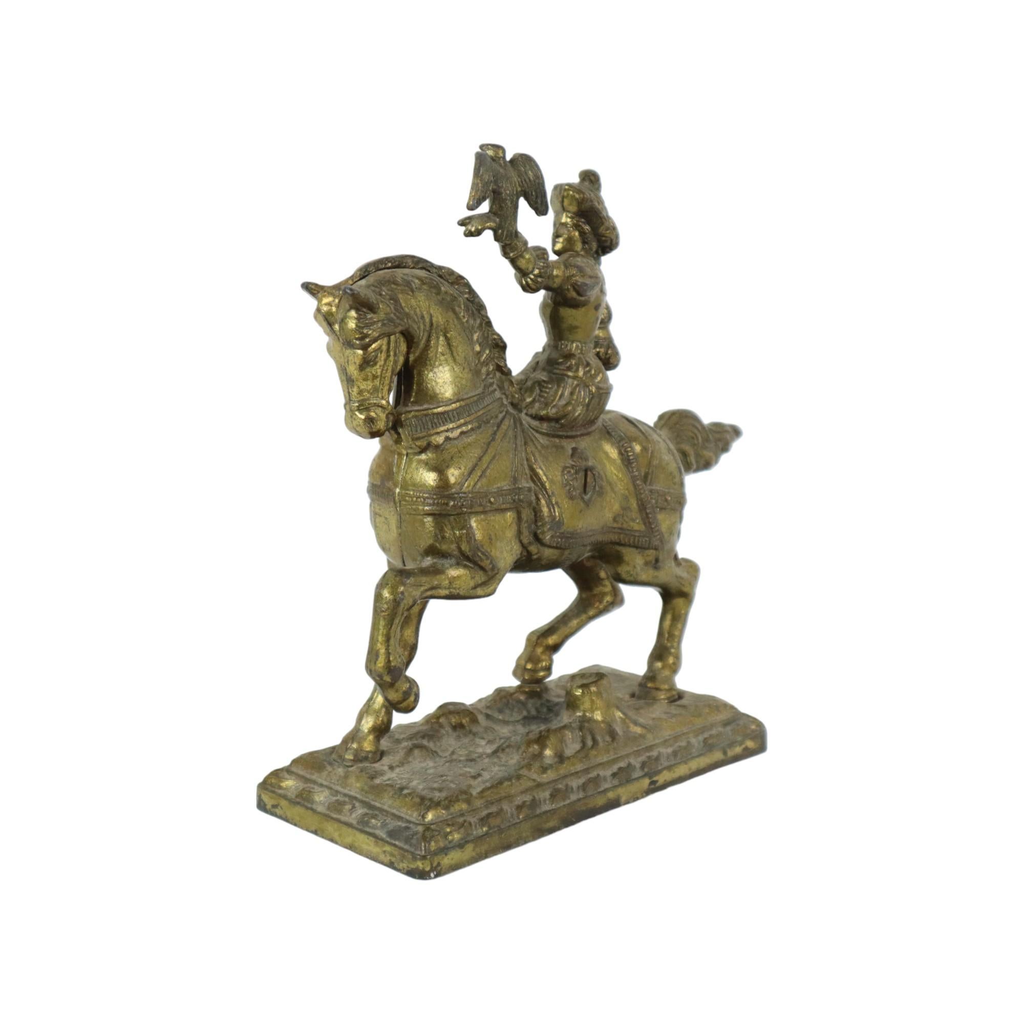 Metallo Statua placcata in rame di cavaliere a cavallo Falconiere Prima metà del XX secolo in vendita