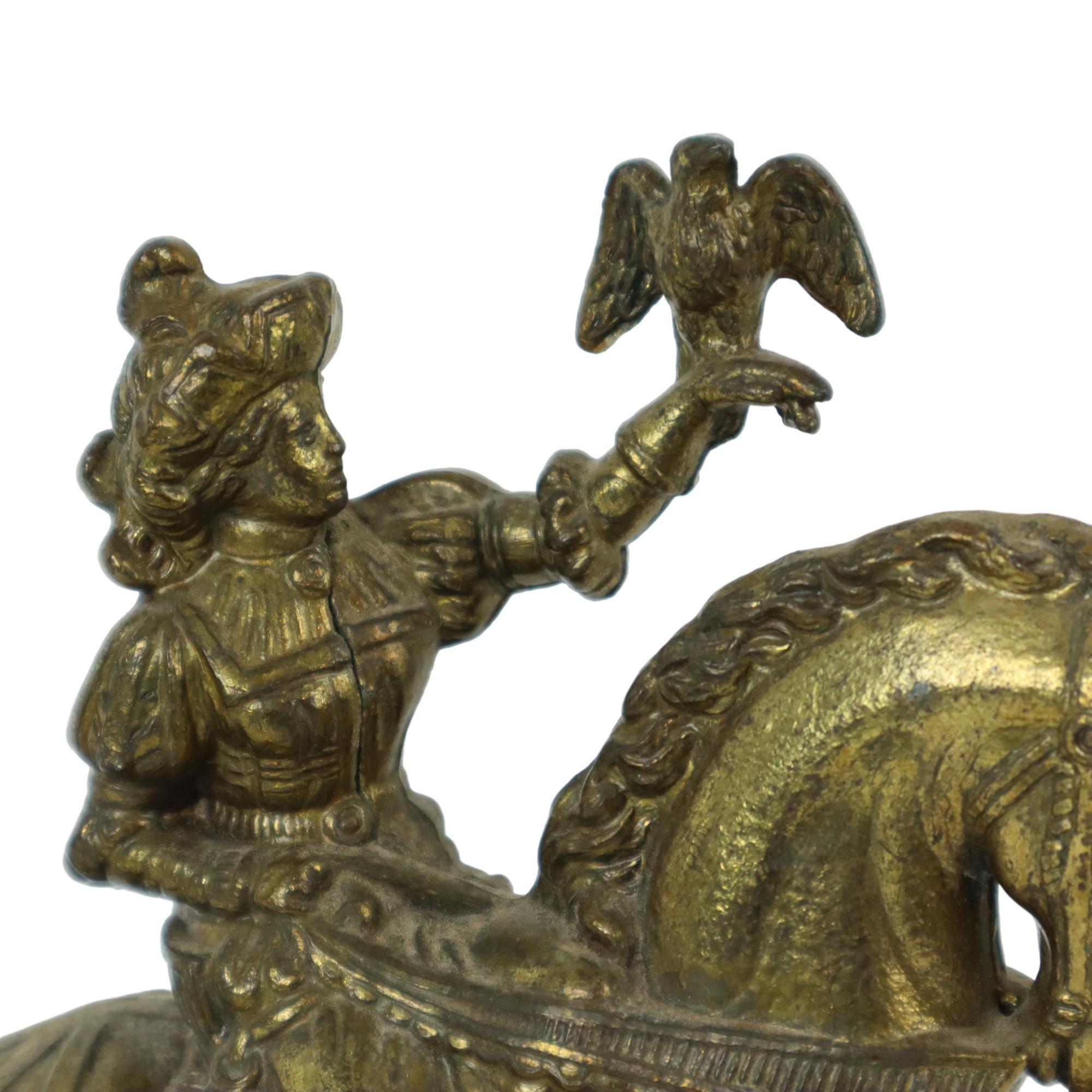 Statua placcata in rame di cavaliere a cavallo Falconiere Prima metà del XX secolo in vendita 2