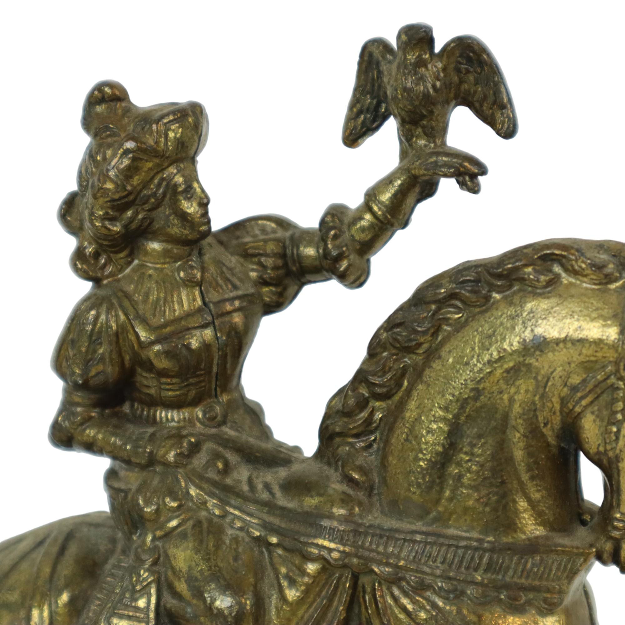 Statua placcata in rame di cavaliere a cavallo Falconiere Prima metà del XX secolo in vendita 3