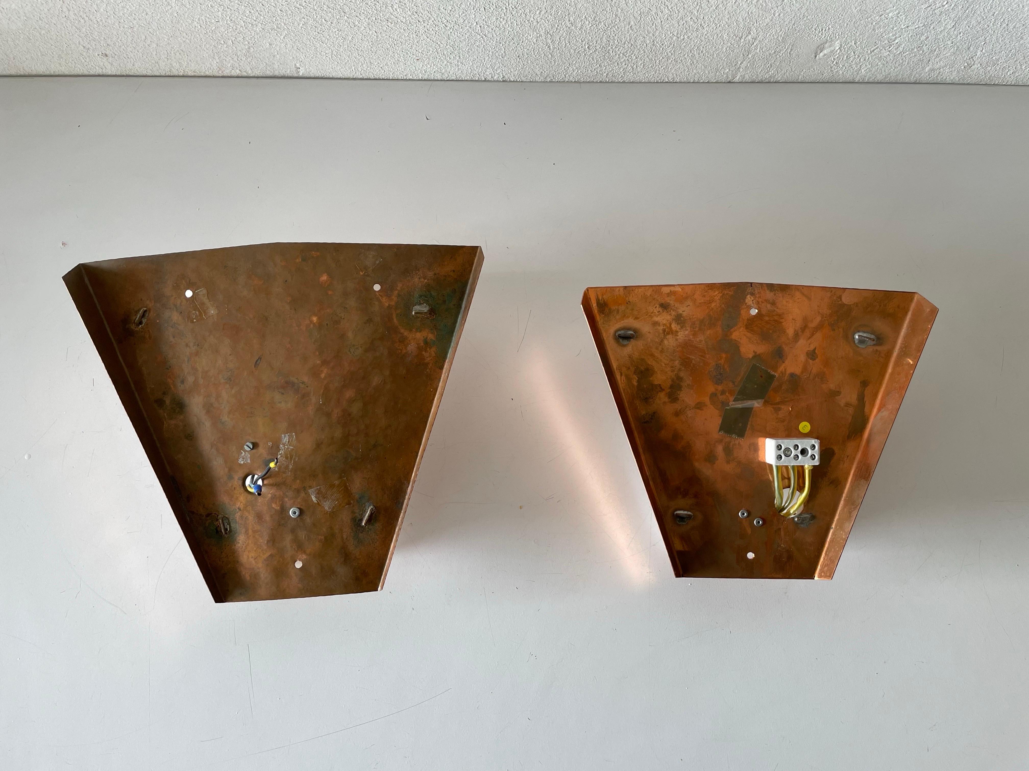 Paire d'appliques en cuivre et plexiglas par Weckelweller Werkstätten, années 1950, Allemagne en vente 8
